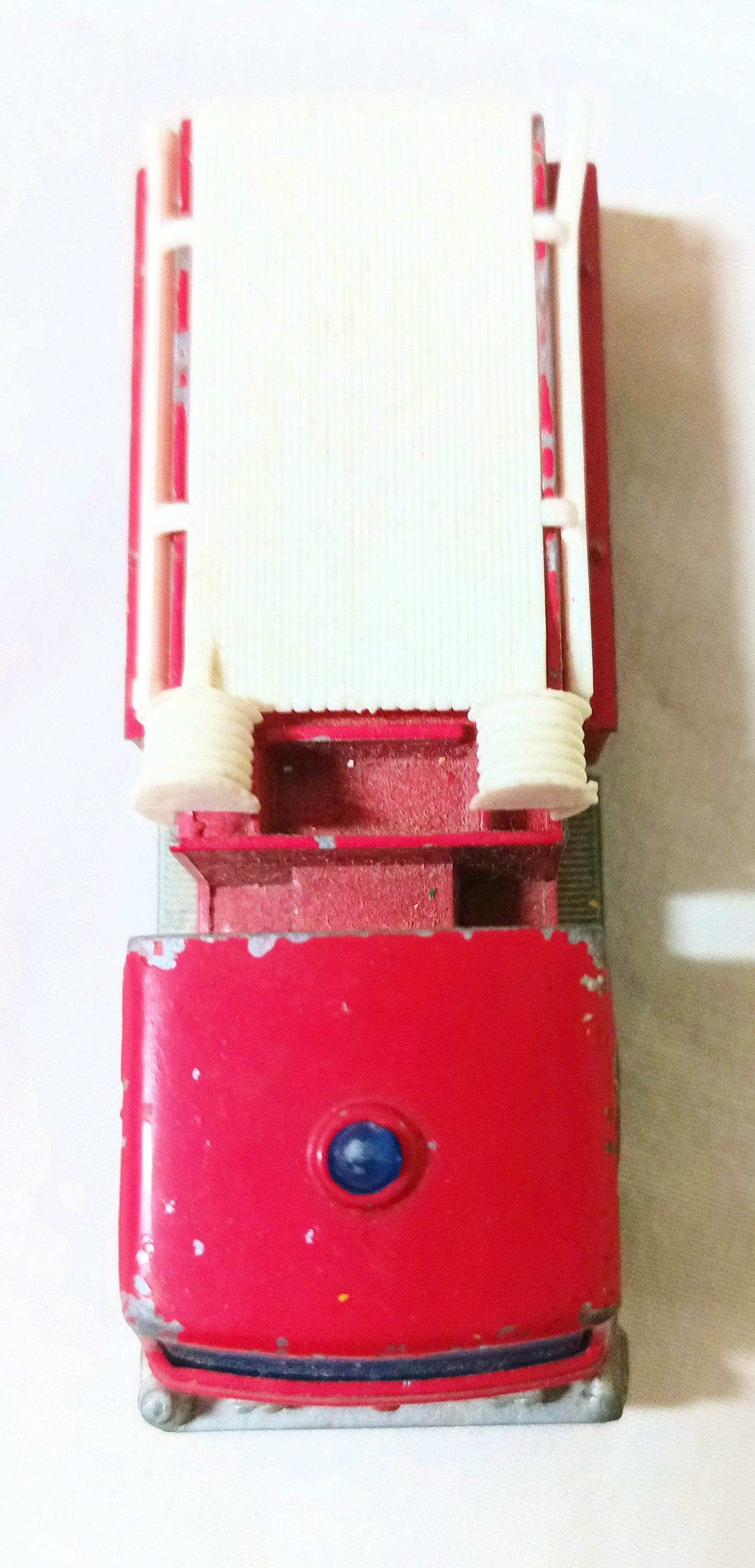 Lesney Matchbox 29 Fire Pumper Truck Diecast 1966 England - TulipStuff