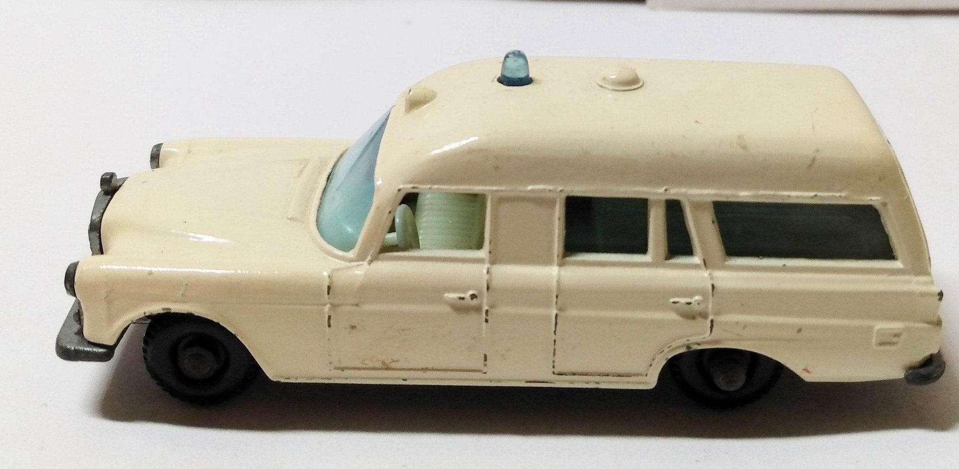 Lesney Matchbox 3 Mercedes Benz Binz Ambulance 1967 England - TulipStuff
