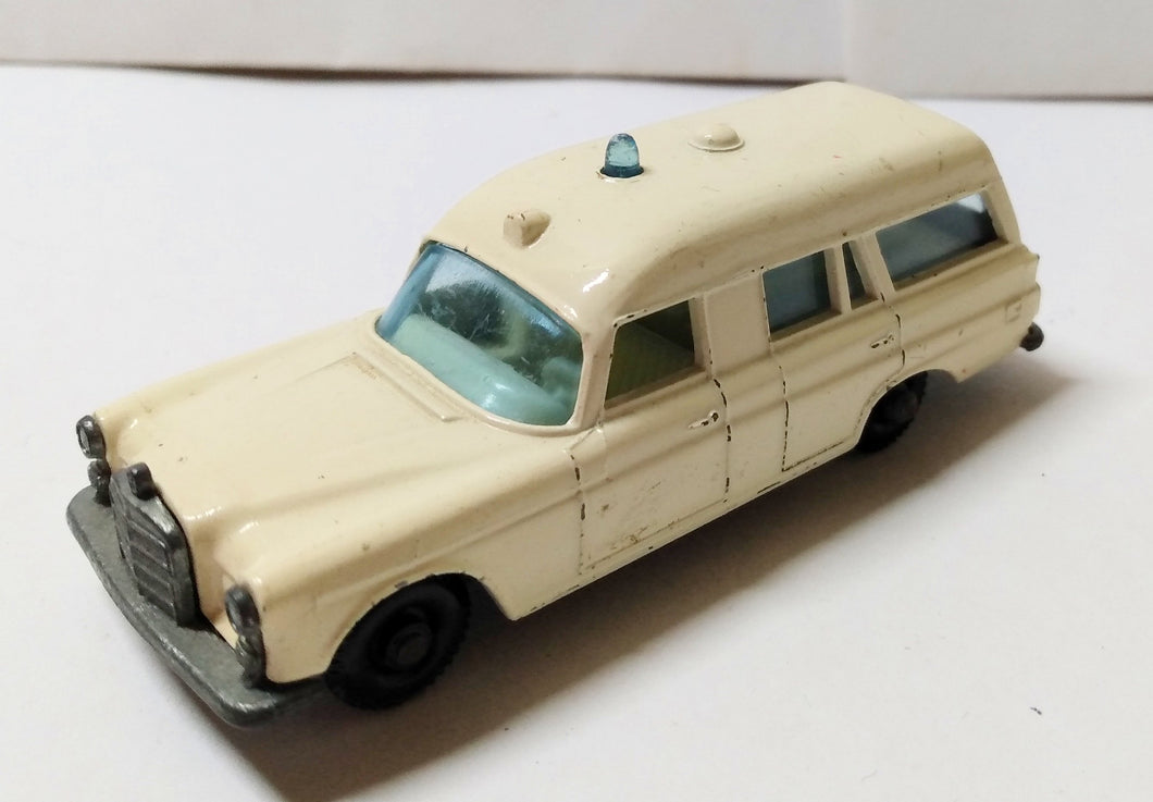 Lesney Matchbox 3 Mercedes Benz Binz Ambulance 1967 England - TulipStuff