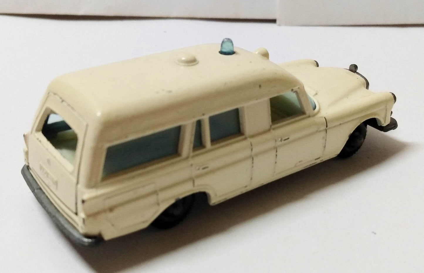 Lesney Matchbox 3 Mercedes Benz Binz Ambulance 1967 England - TulipStuff