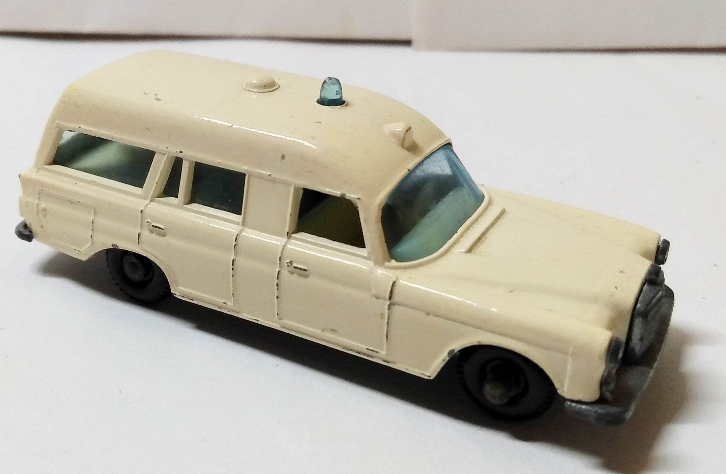 Lesney Matchbox 3 Mercedes Benz Binz Ambulance 1967 England - TulipStuff