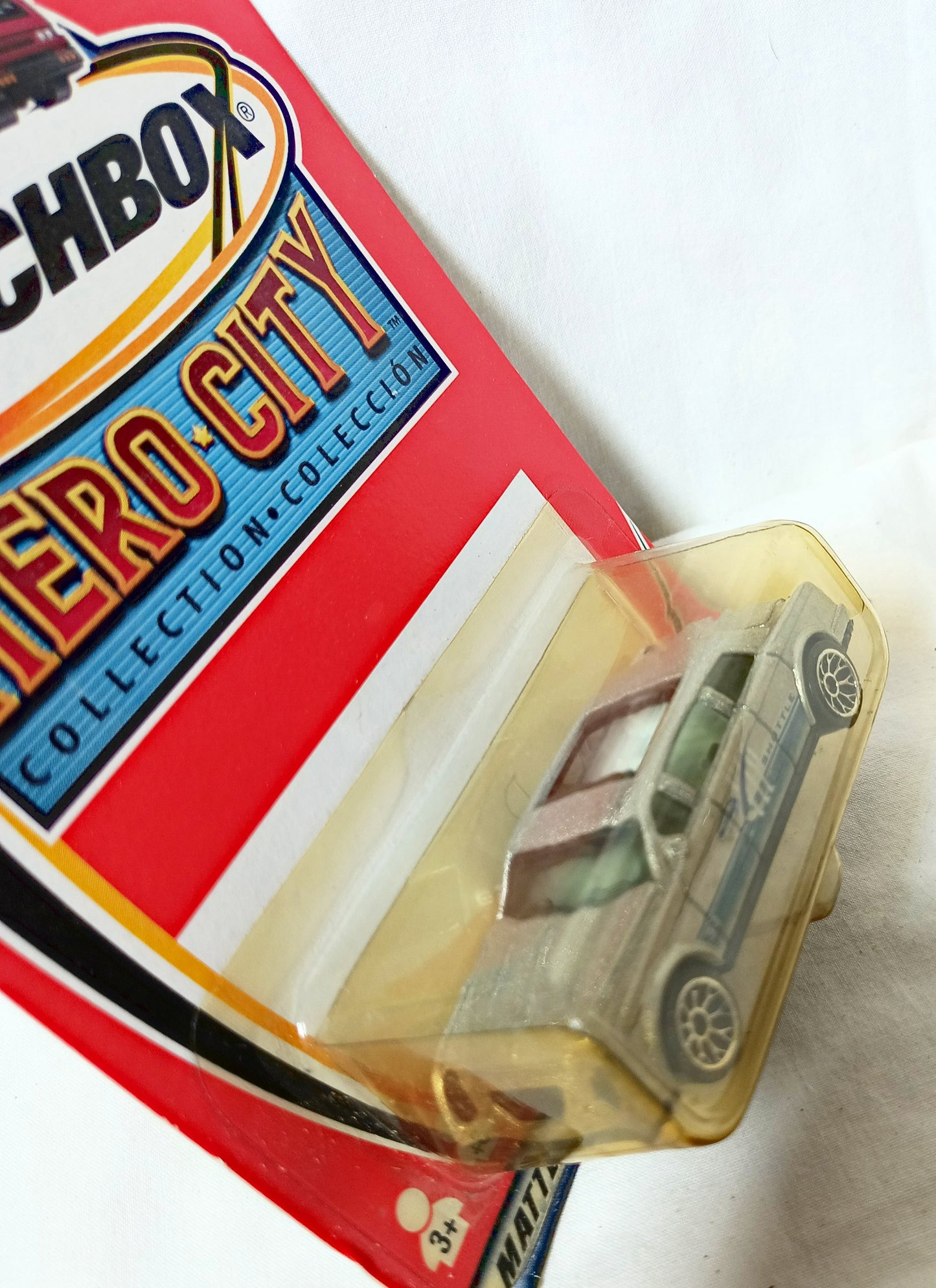 Matchbox #32 Limousine Airport VIP Shuttle Hero City 2003 - TulipStuff