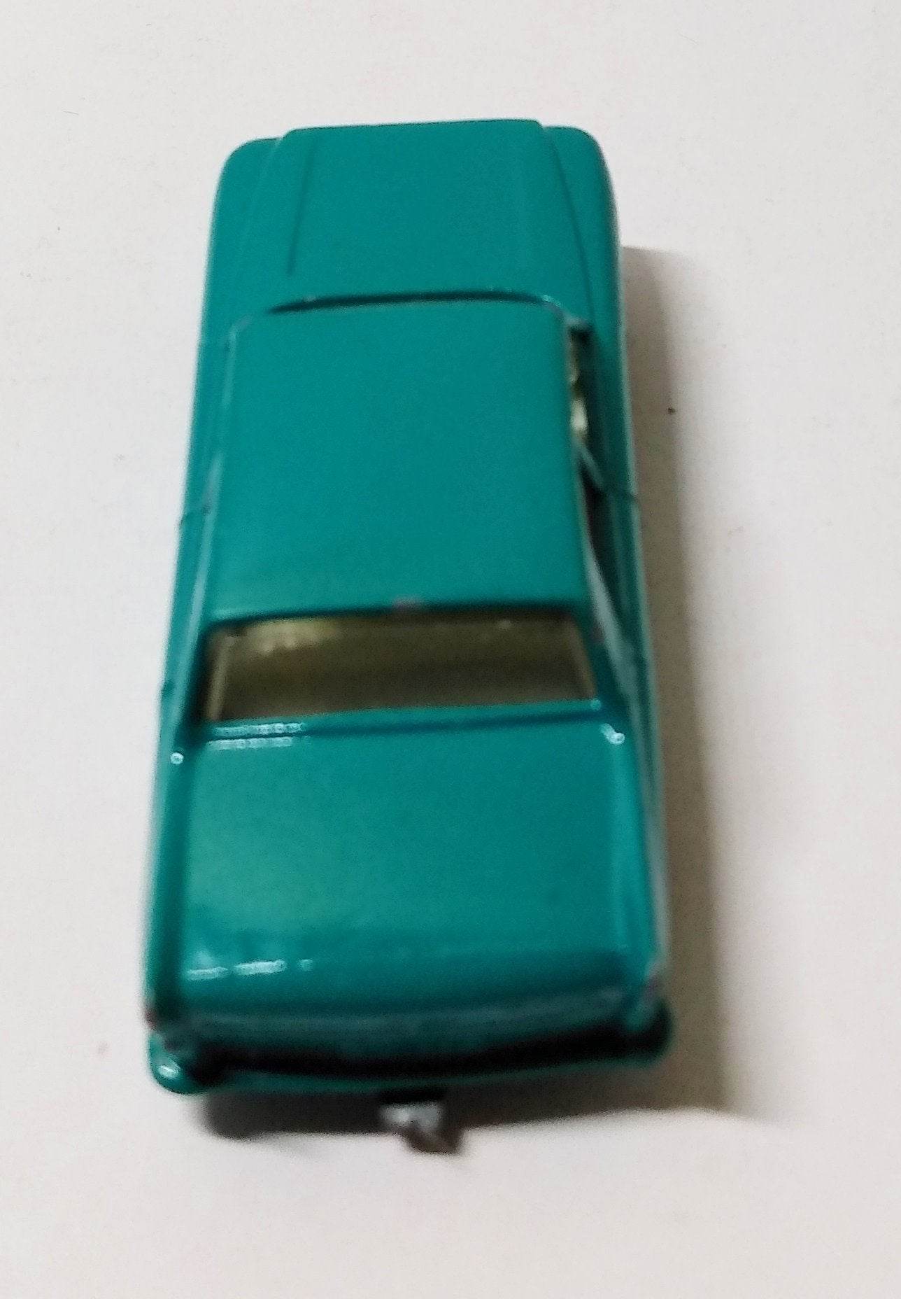 Lesney Matchbox 33 Ford Zephyr 6 Sedan Diecast Car England 1963 - TulipStuff