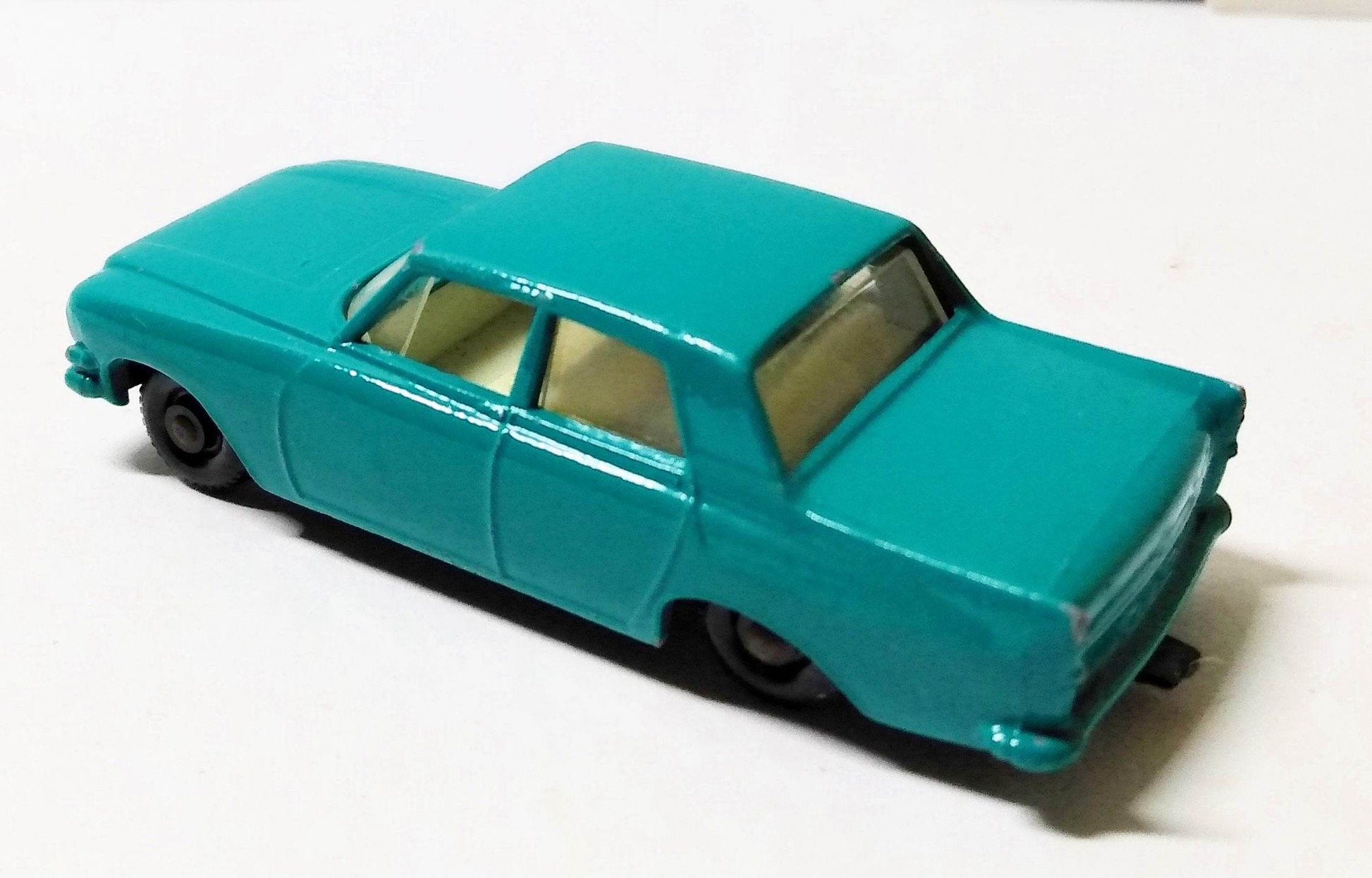 Lesney Matchbox 33 Ford Zephyr 6 Sedan Diecast Car England 1963 - TulipStuff