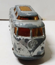 Load image into Gallery viewer, Lesney Matchbox 34 Volkswagen Camper England 1967 high roof - TulipStuff
