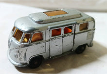 Load image into Gallery viewer, Lesney Matchbox 34 Volkswagen Camper England 1967 low roof - TulipStuff
