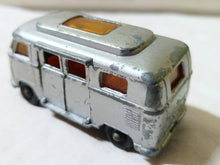 Load image into Gallery viewer, Lesney Matchbox 34 Volkswagen Camper England 1967 low roof - TulipStuff
