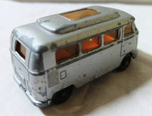 Load image into Gallery viewer, Lesney Matchbox 34 Volkswagen Camper England 1967 low roof - TulipStuff
