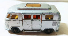 Load image into Gallery viewer, Lesney Matchbox 34 Volkswagen Camper England 1967 low roof - TulipStuff
