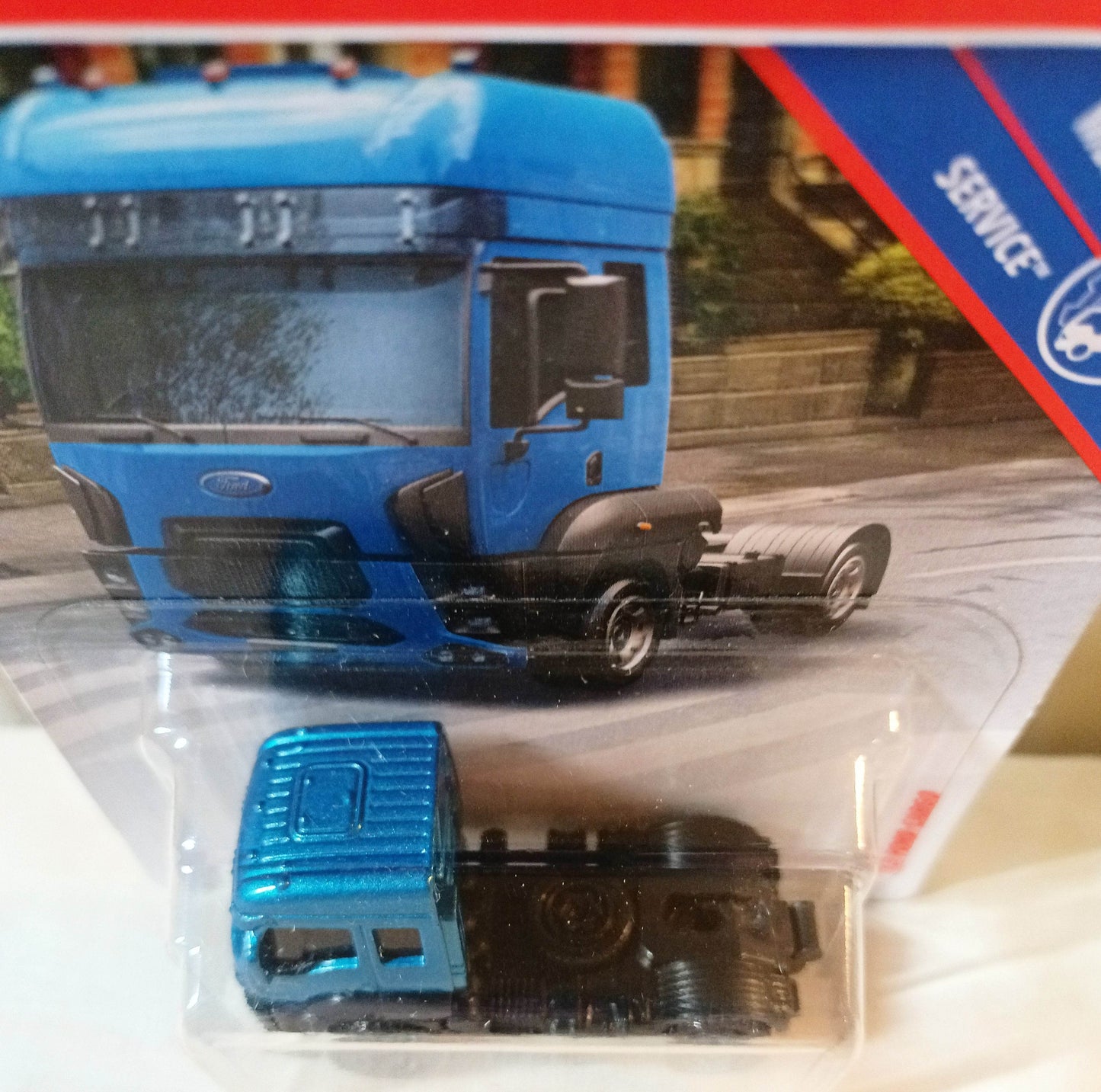 Matchbox #37 '13 Ford Cargo Truck Cab MBX Service 2018 - TulipStuff