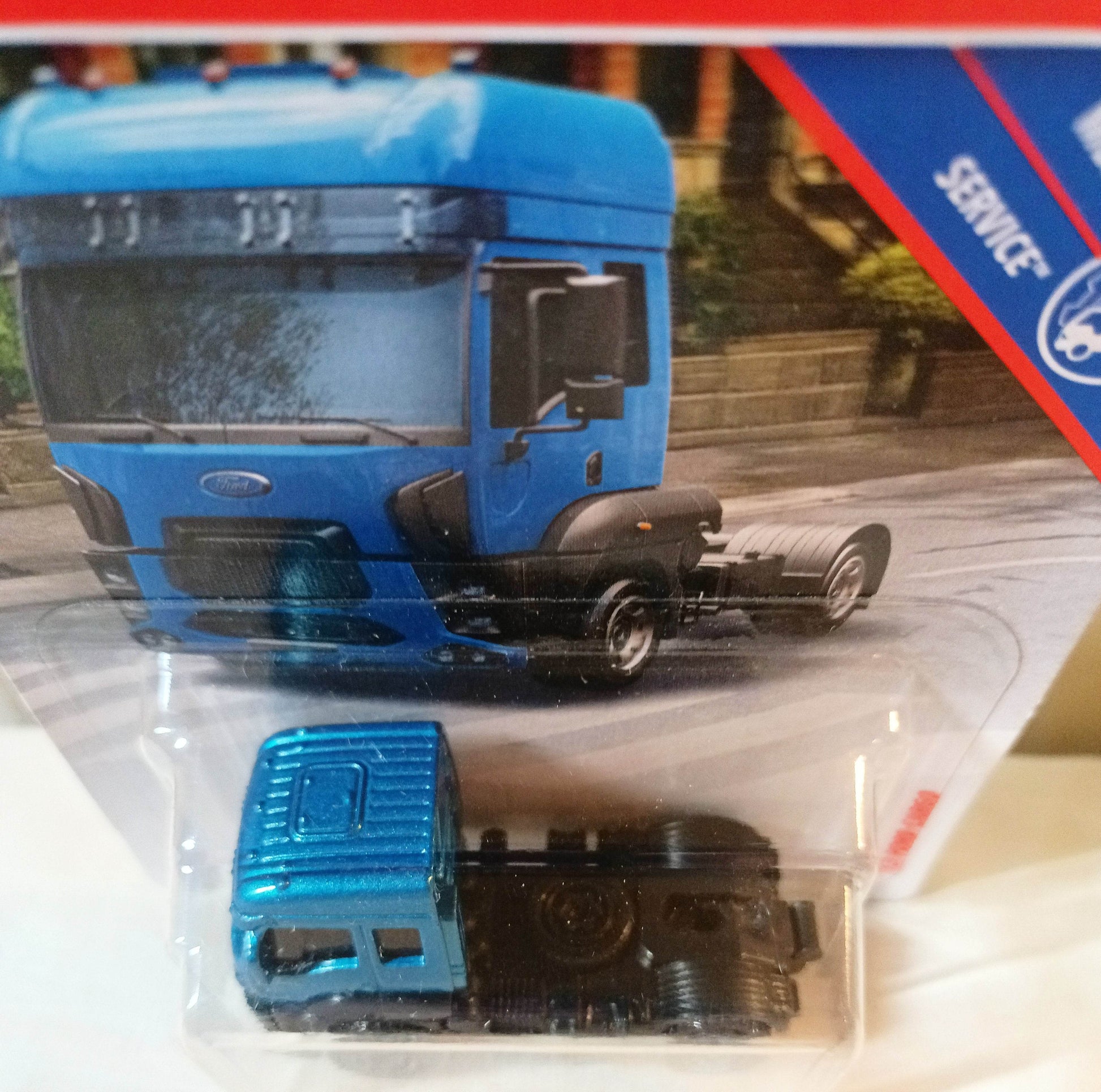 Matchbox #37 '13 Ford Cargo Truck Cab MBX Service 2018 - TulipStuff