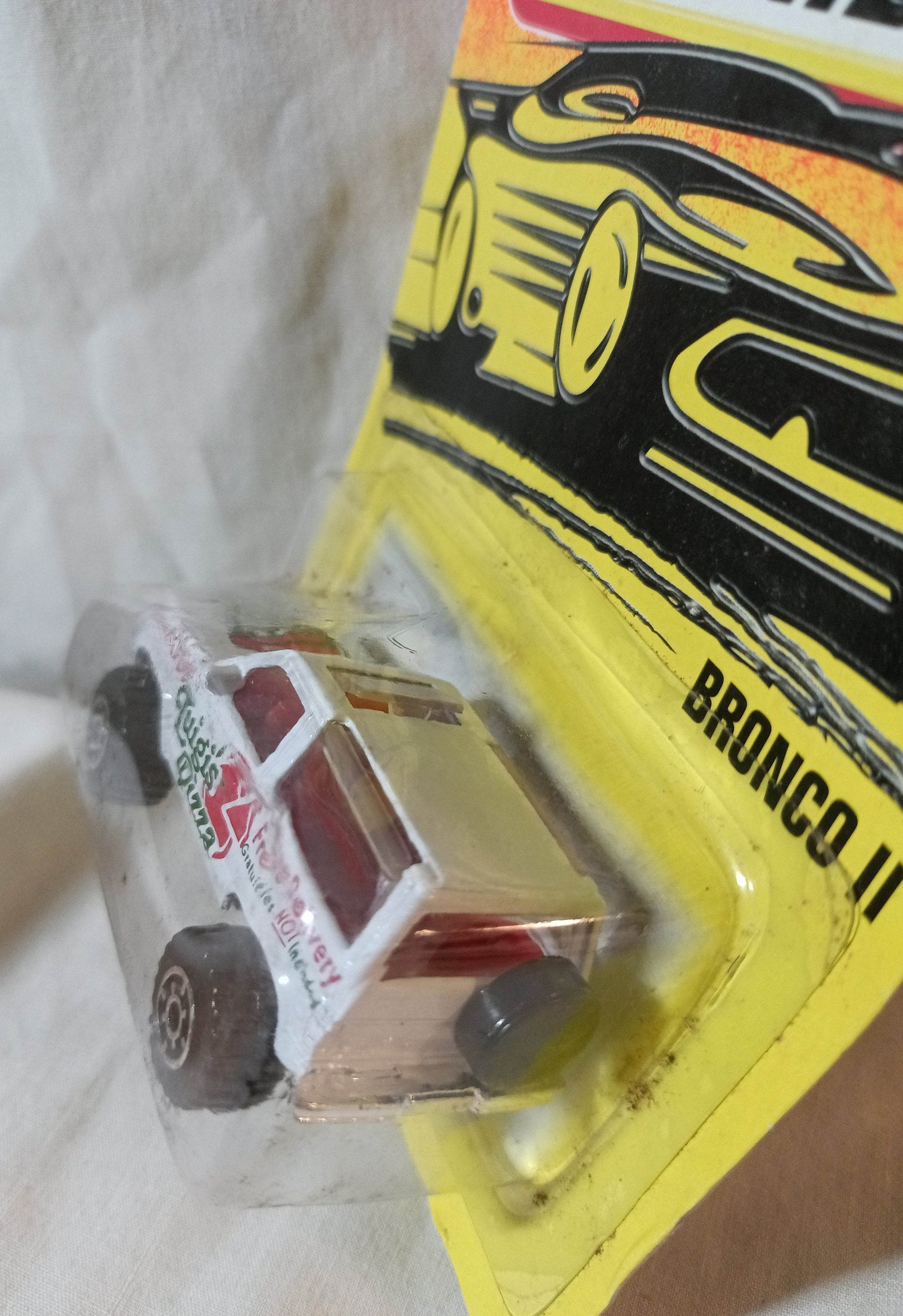Matchbox #39 Ford Bronco II Luigi's Pizza Slices To Go Superfast 1997 - TulipStuff