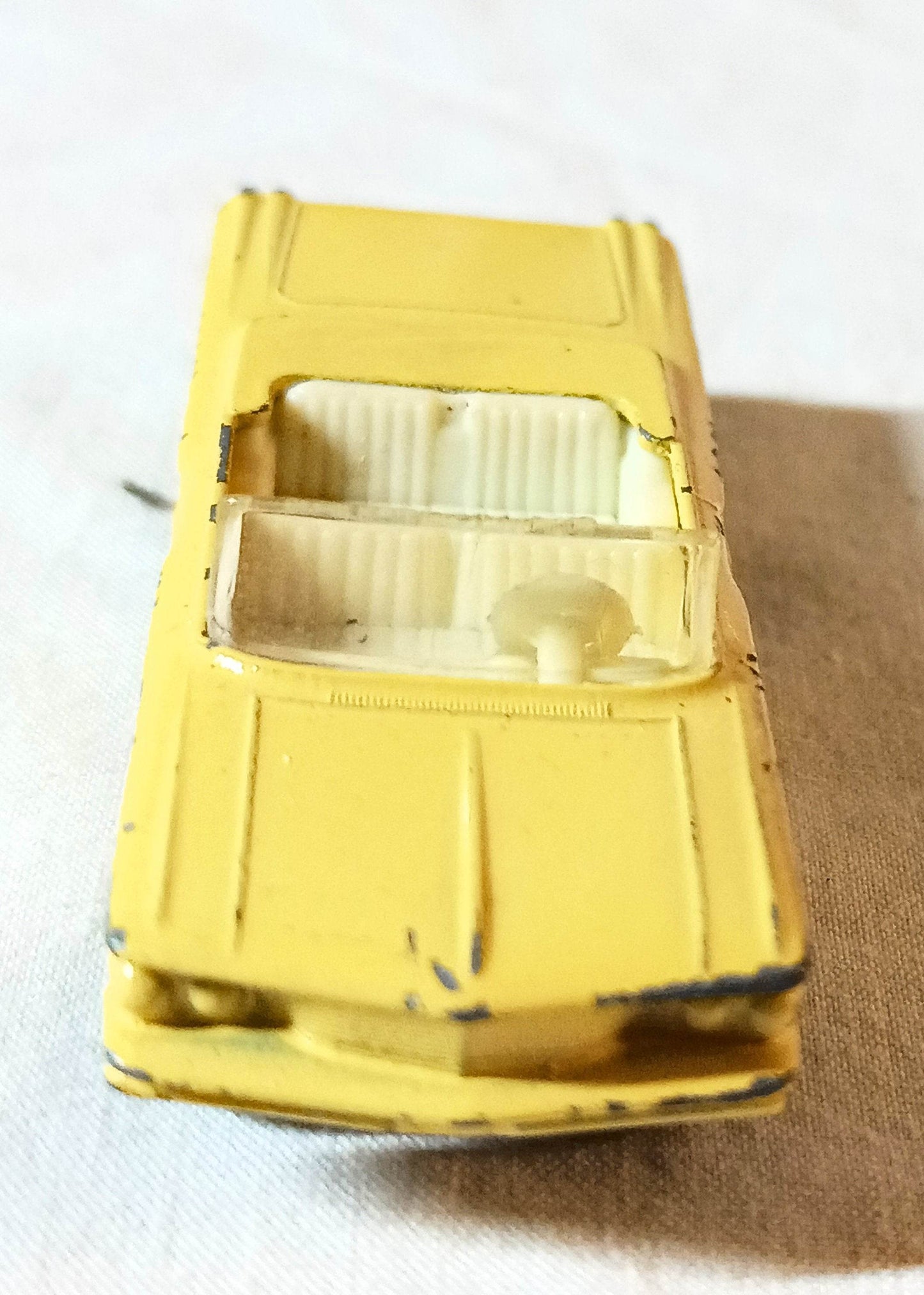 Lesney Matchbox 39 Pontiac Convertible Yellow England 1962 - TulipStuff