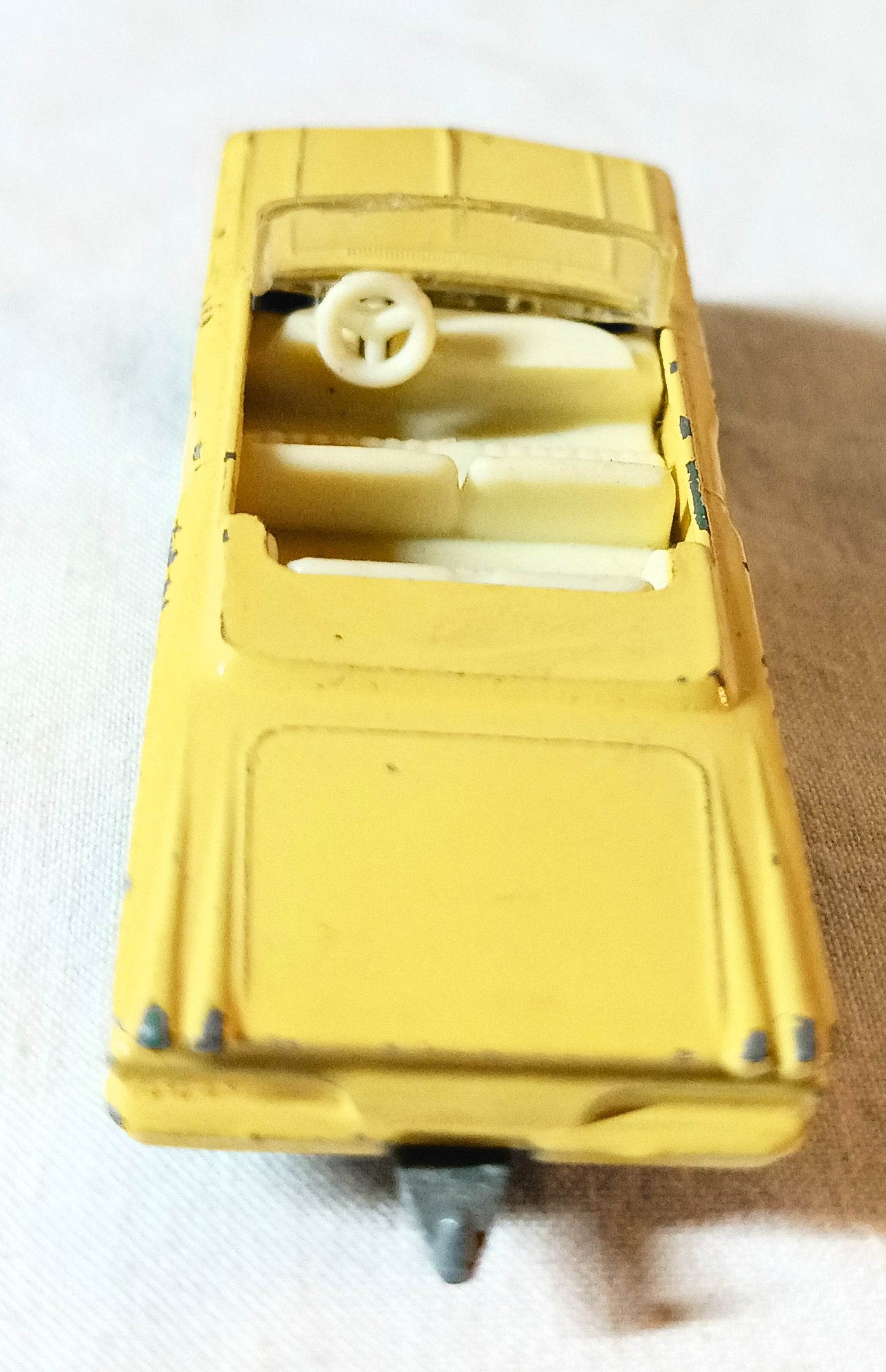 Lesney Matchbox 39 Pontiac Convertible Yellow England 1962 - TulipStuff