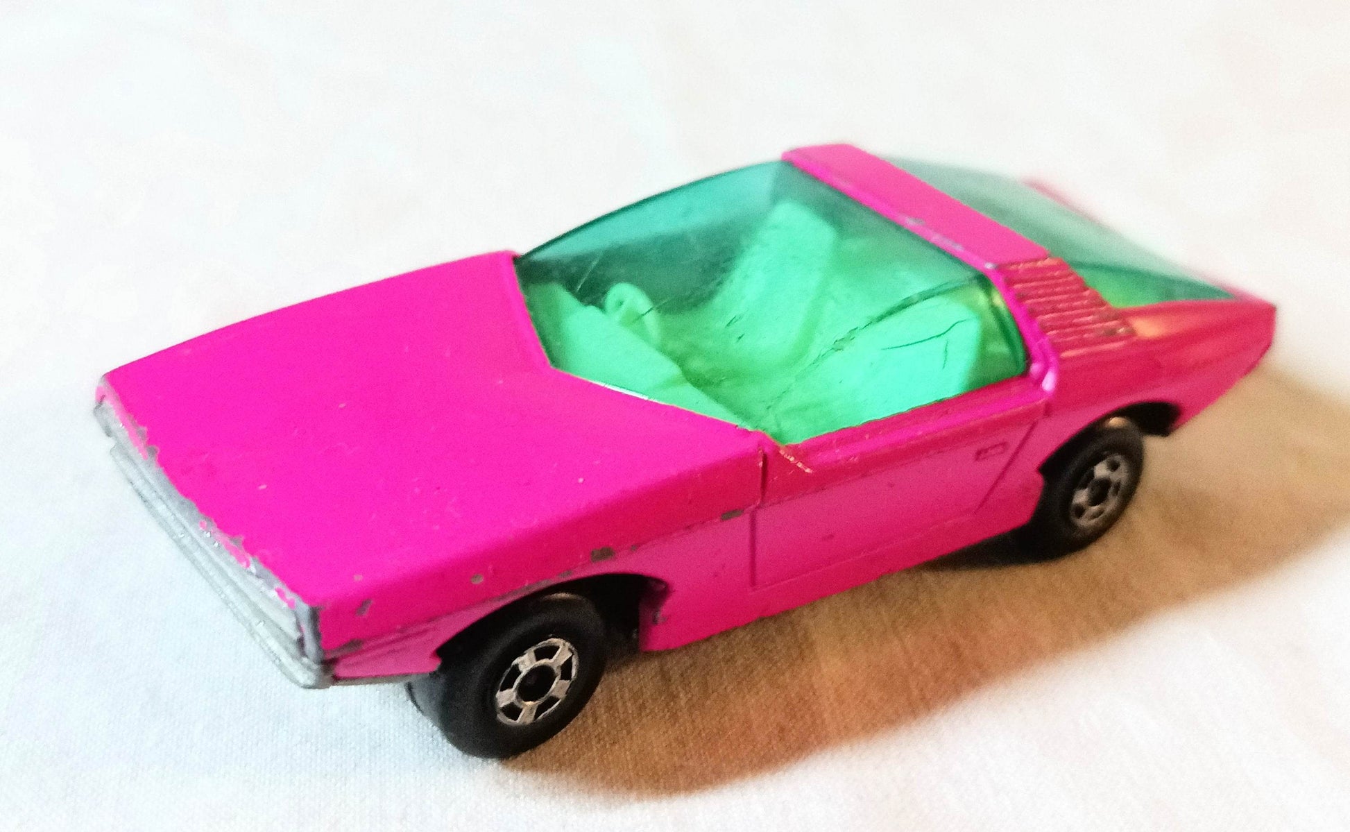 Lesney Matchbox 40 Vauxhall Guildsman Superfast Pink England 1971 - TulipStuff