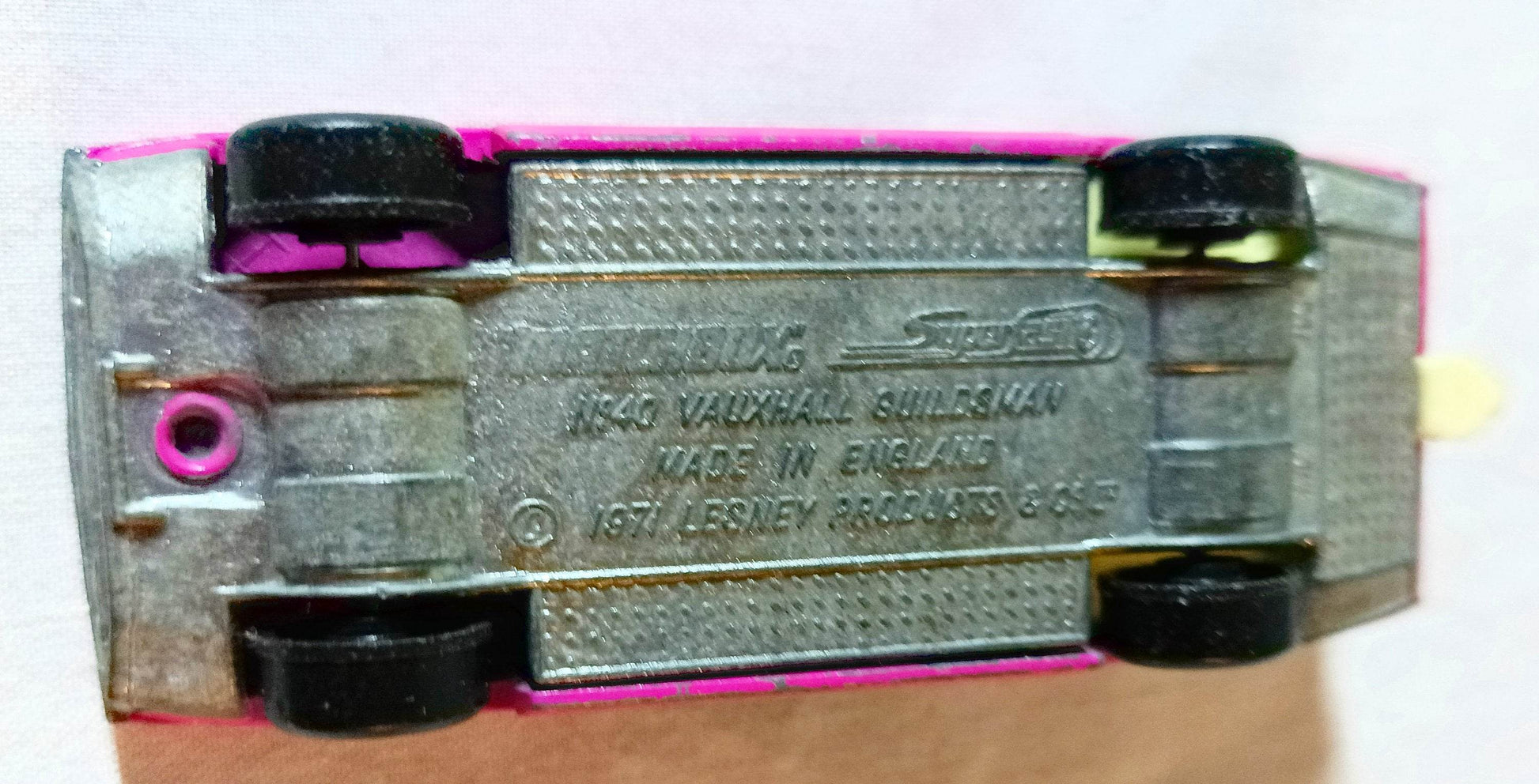 Lesney Matchbox 40 Vauxhall Guildsman Superfast Pink England 1971 - TulipStuff