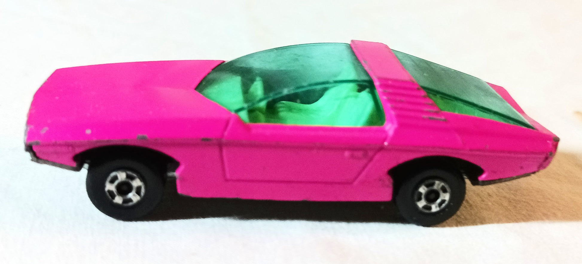 Lesney Matchbox 40 Vauxhall Guildsman Superfast Pink England 1971 - TulipStuff