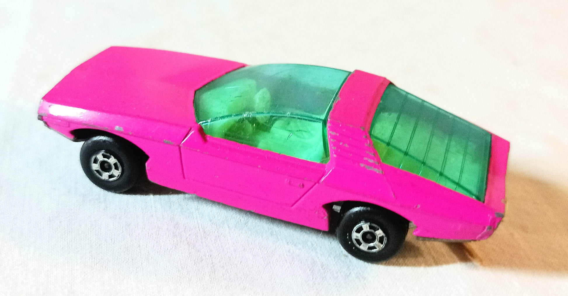 Lesney Matchbox 40 Vauxhall Guildsman Superfast Pink England 1971 - TulipStuff