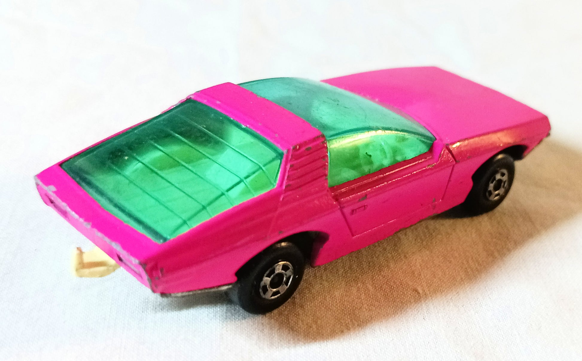 Lesney Matchbox 40 Vauxhall Guildsman Superfast Pink England 1971 - TulipStuff