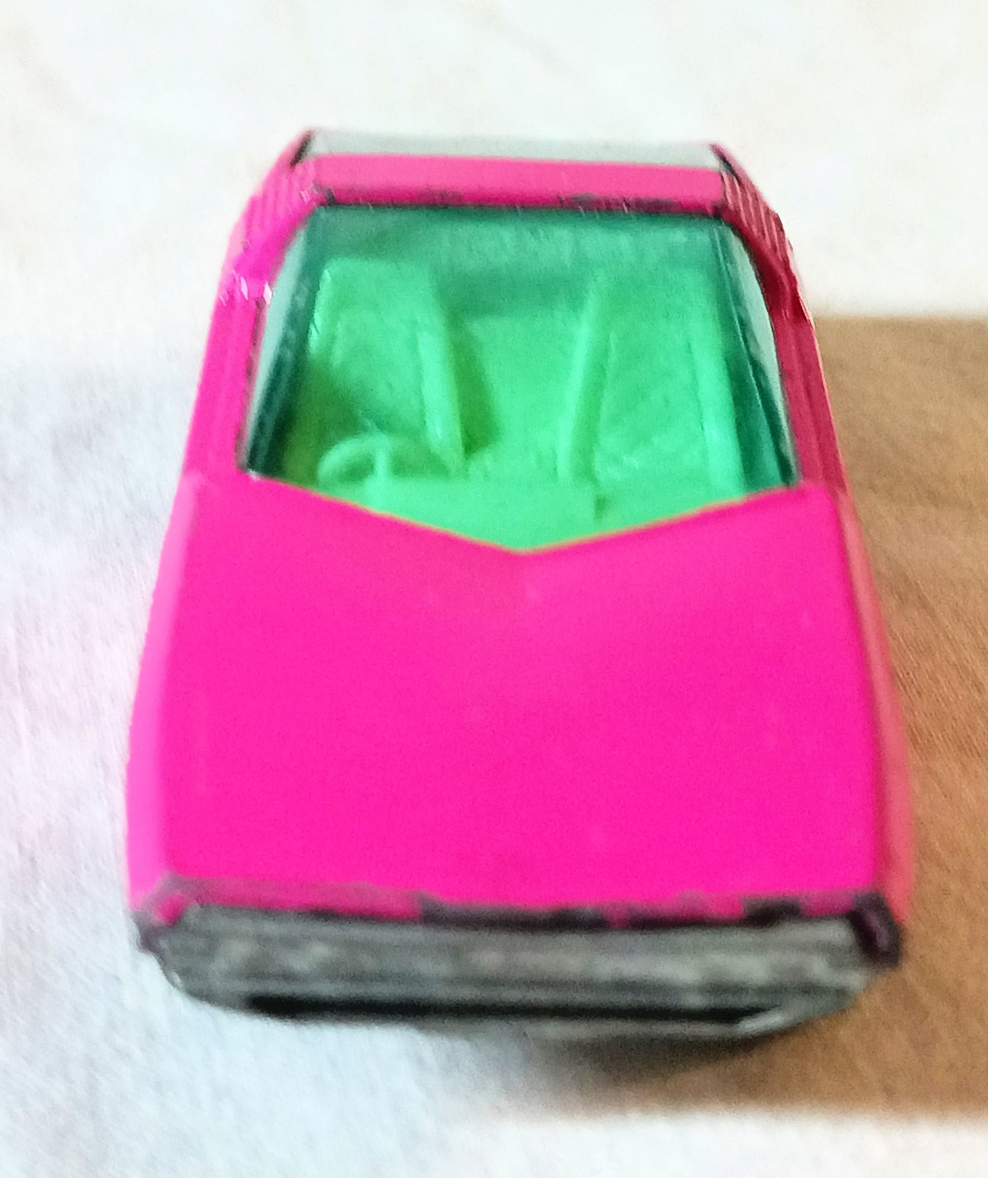 Lesney Matchbox 40 Vauxhall Guildsman Superfast Pink England 1971 - TulipStuff