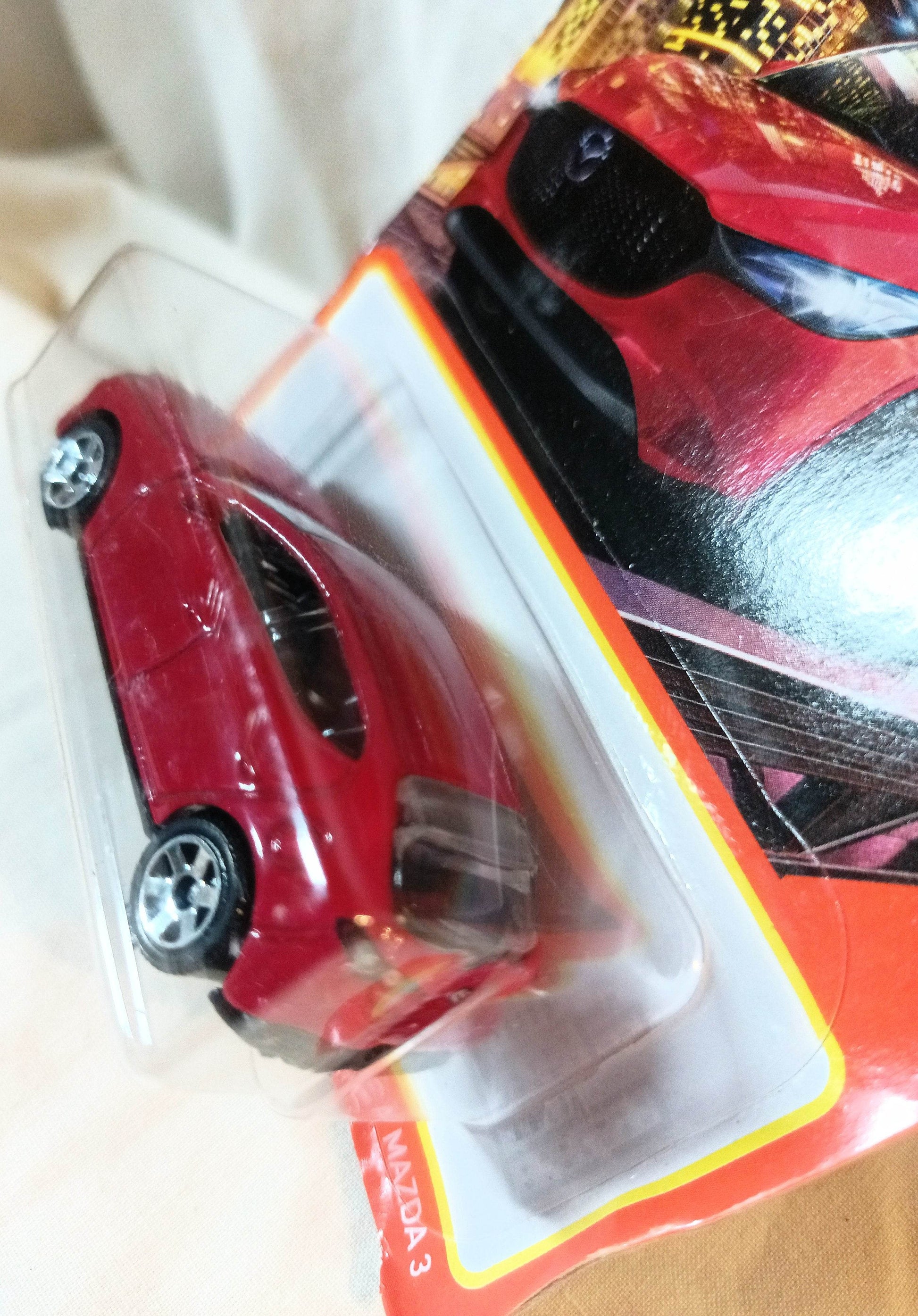 Matchbox #41 2019 Mazda 3 Axela Hatchback MBX Metro GKK39 - TulipStuff