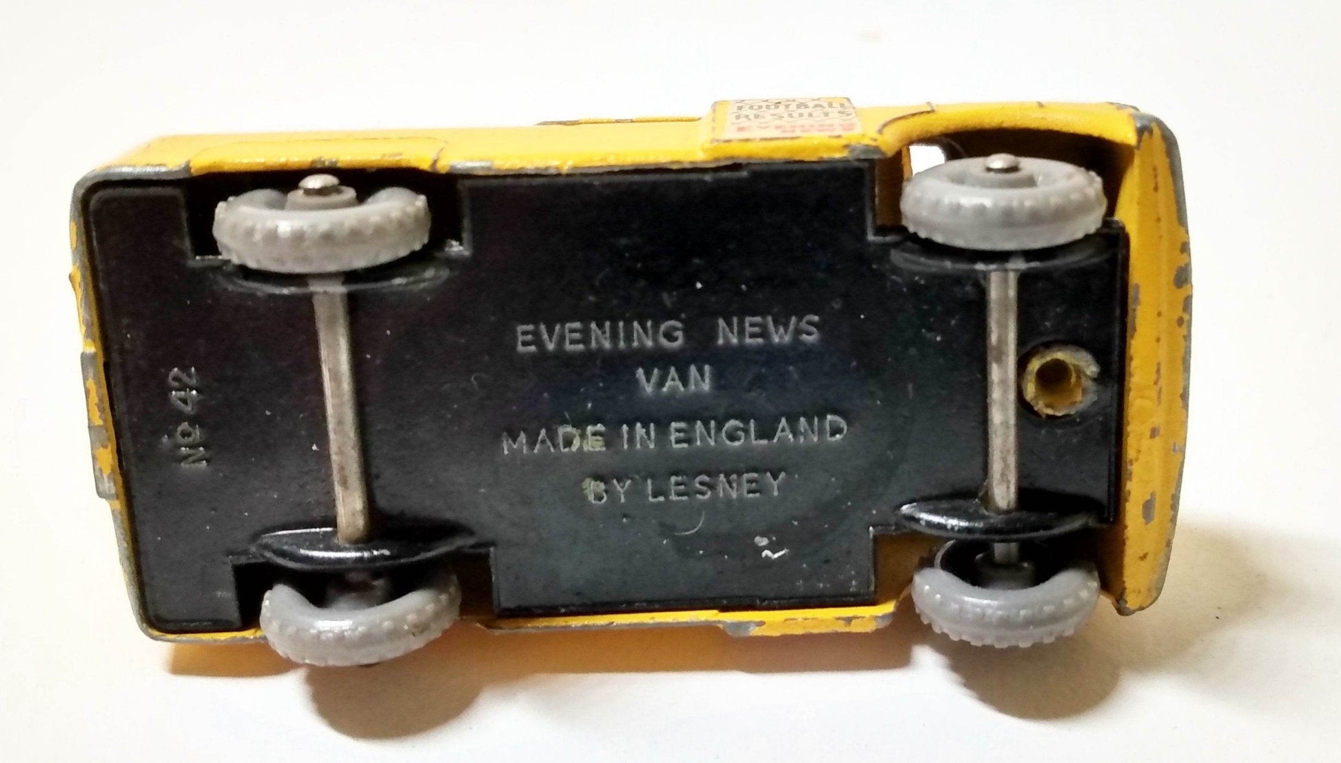 Lesney Matchbox 42 Bedford Evening News Van England 1957 - TulipStuff