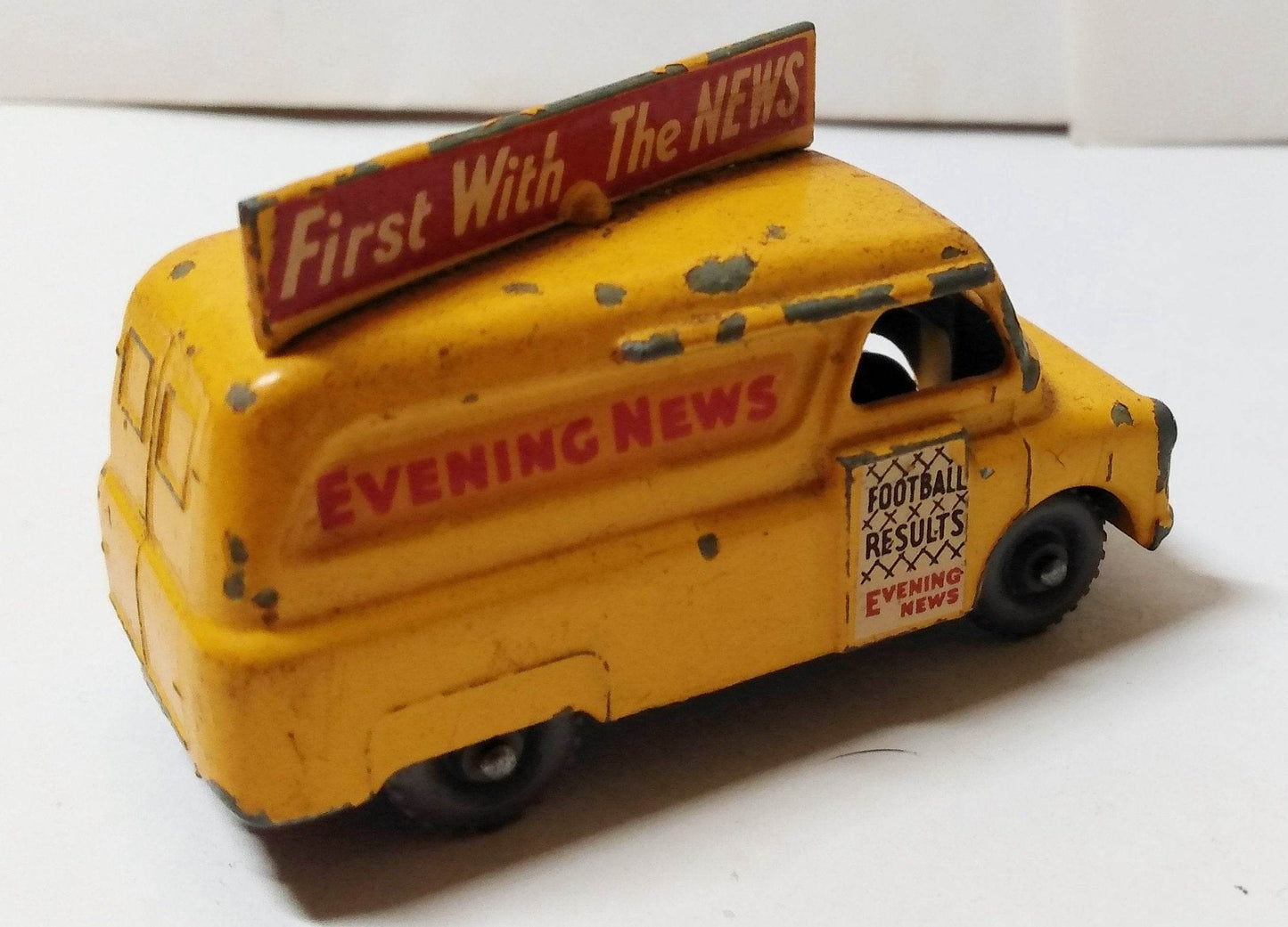 Lesney Matchbox 42 Bedford Evening News Van England 1957 - TulipStuff