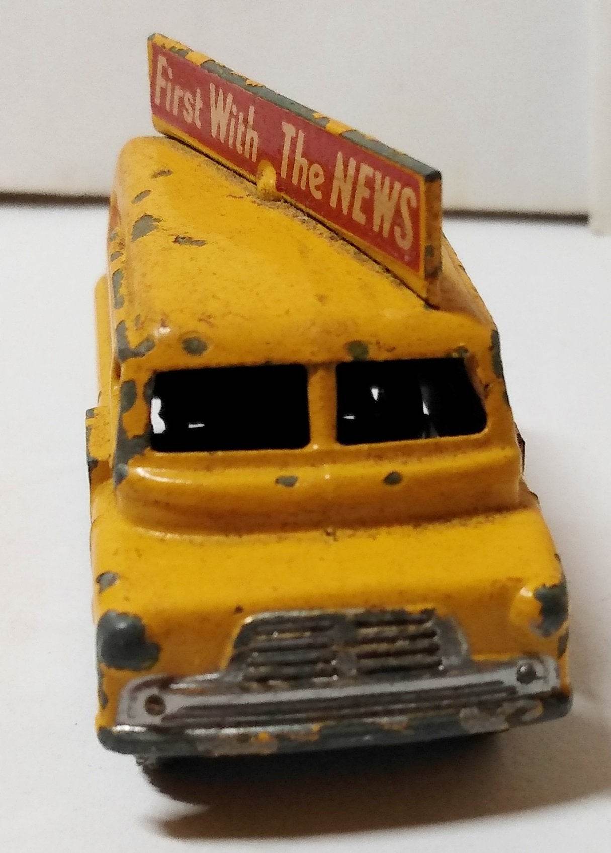 Lesney Matchbox 42 Bedford Evening News Van England 1957 - TulipStuff