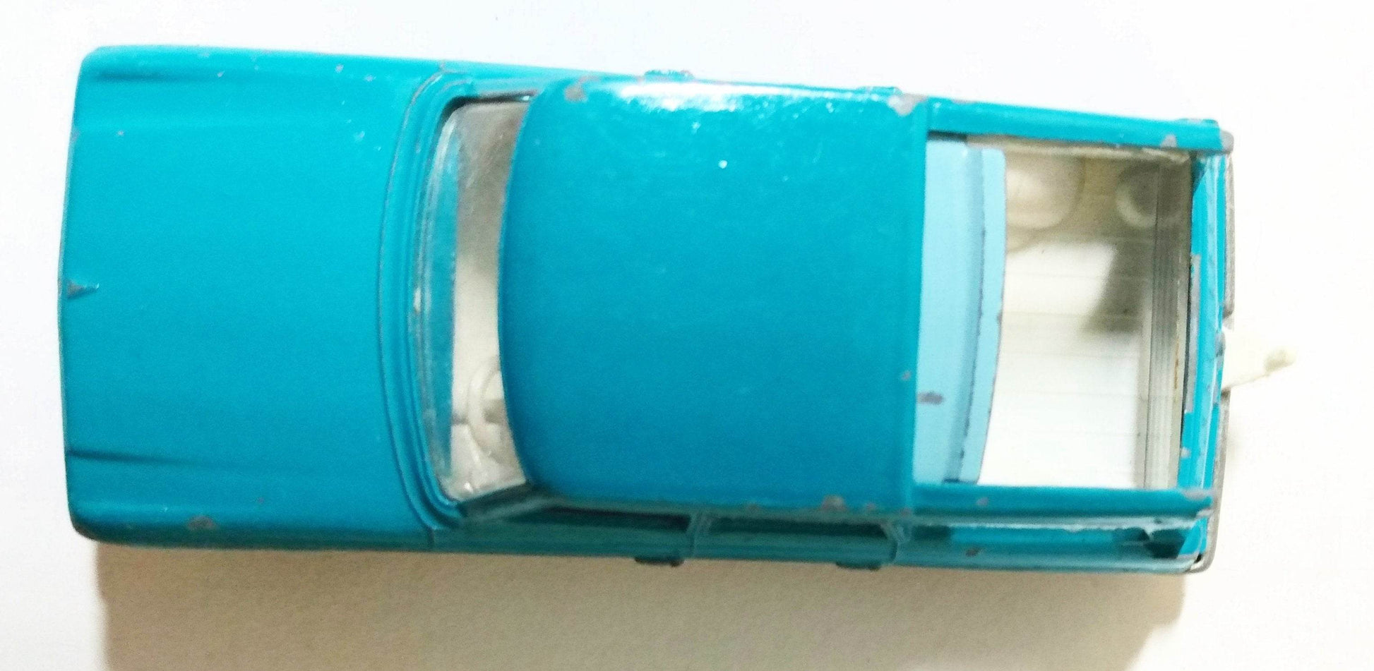 Lesney Matchbox 42 Studebaker Wagonaire Station Wagon England 1965 - TulipStuff