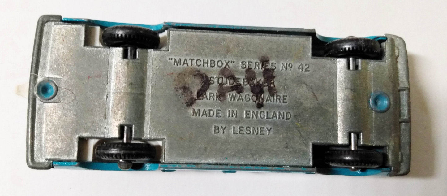 Lesney Matchbox 42 Studebaker Wagonaire Station Wagon England 1965 - TulipStuff
