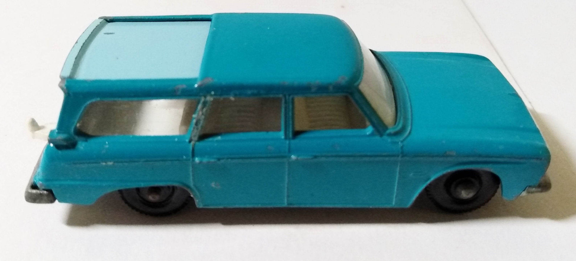 Lesney Matchbox 42 Studebaker Wagonaire Station Wagon England 1965 - TulipStuff
