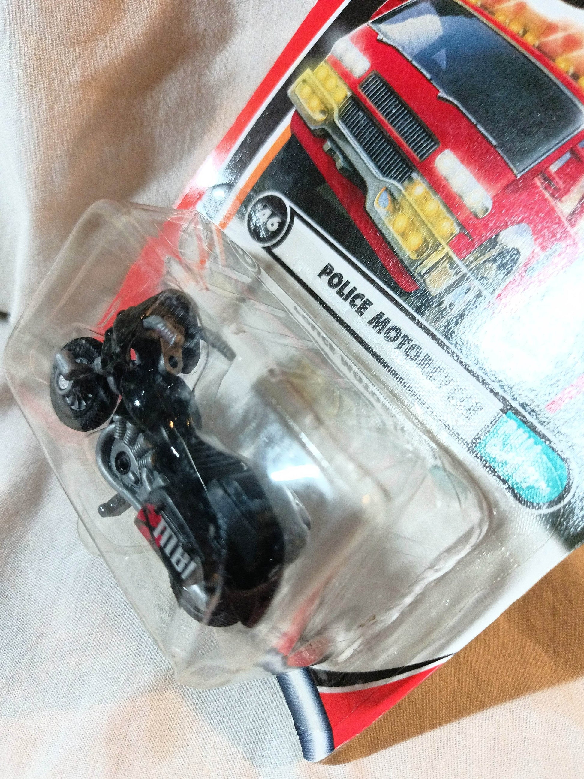 Matchbox 46 Pull Over Series! Police Motorcycle 2001 - TulipStuff