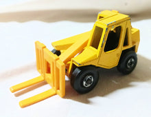 Load image into Gallery viewer, Lesney Matchbox 48 Sambron Jacklift Superfast England 1977 - TulipStuff
