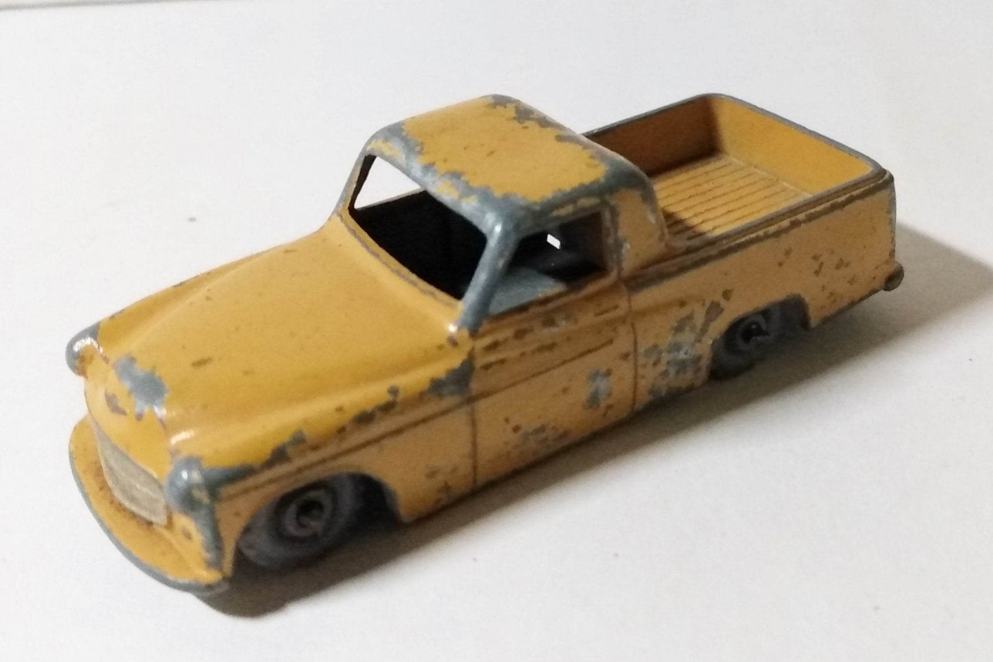 Lesney Matchbox 50 Commer Pickup Truck Mk VIII England 1958 - TulipStuff