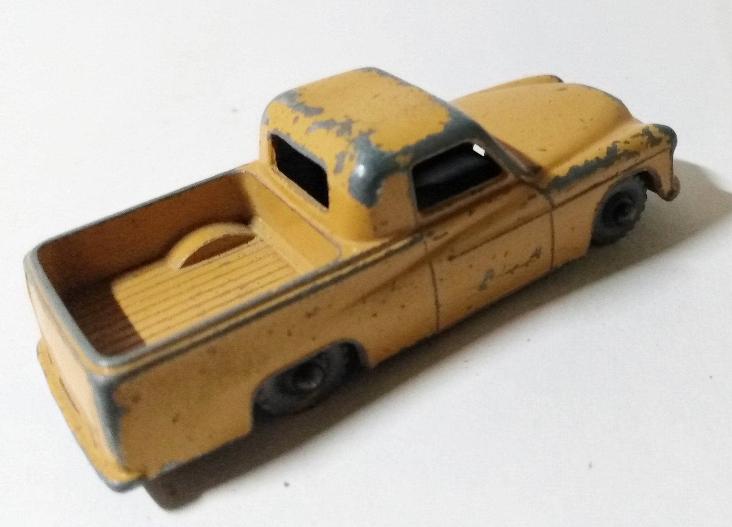Lesney Matchbox 50 Commer Pickup Truck Mk VIII England 1958 - TulipStuff