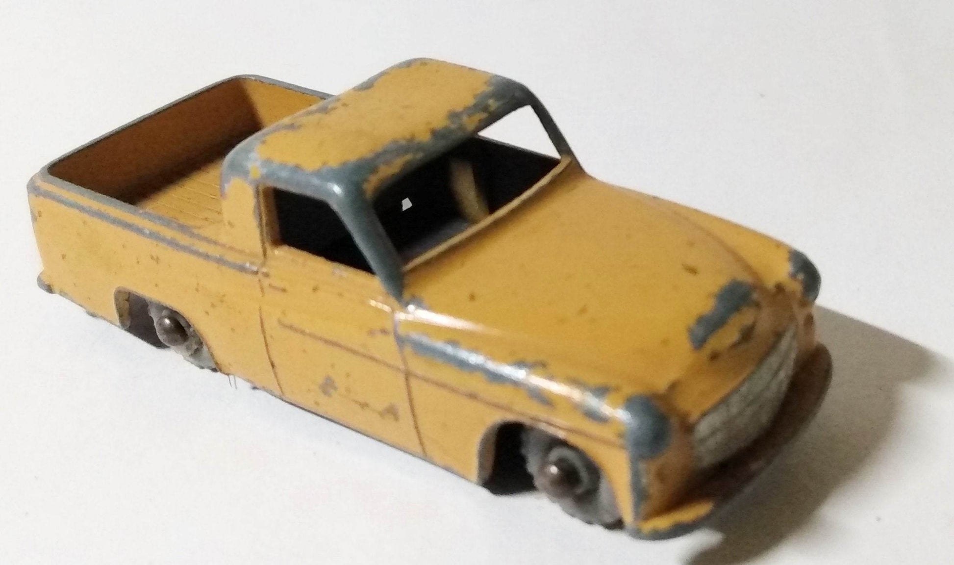 Lesney Matchbox 50 Commer Pickup Truck Mk VIII England 1958 - TulipStuff