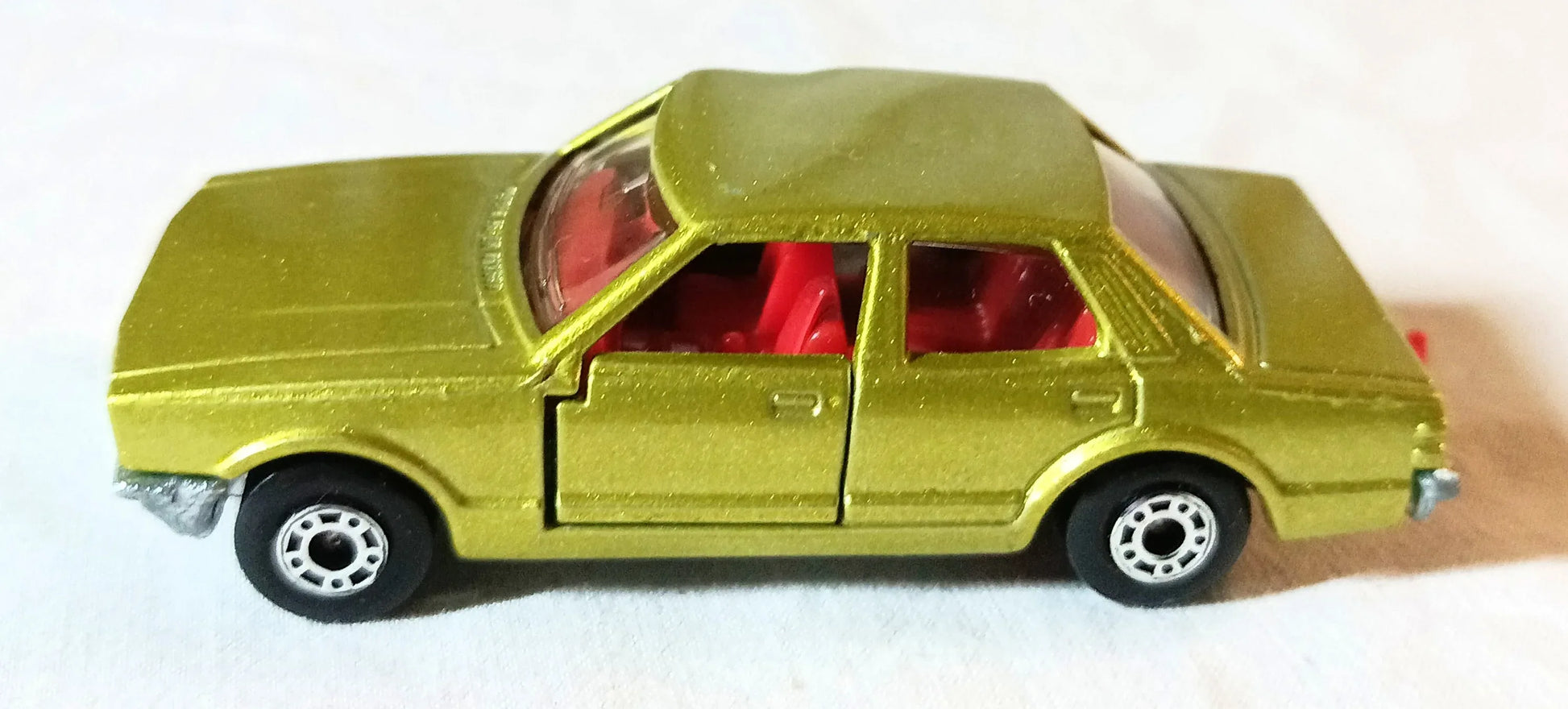 Lesney Matchbox 55 Ford Cortina Sedan Superfast England 1979 - TulipStuff