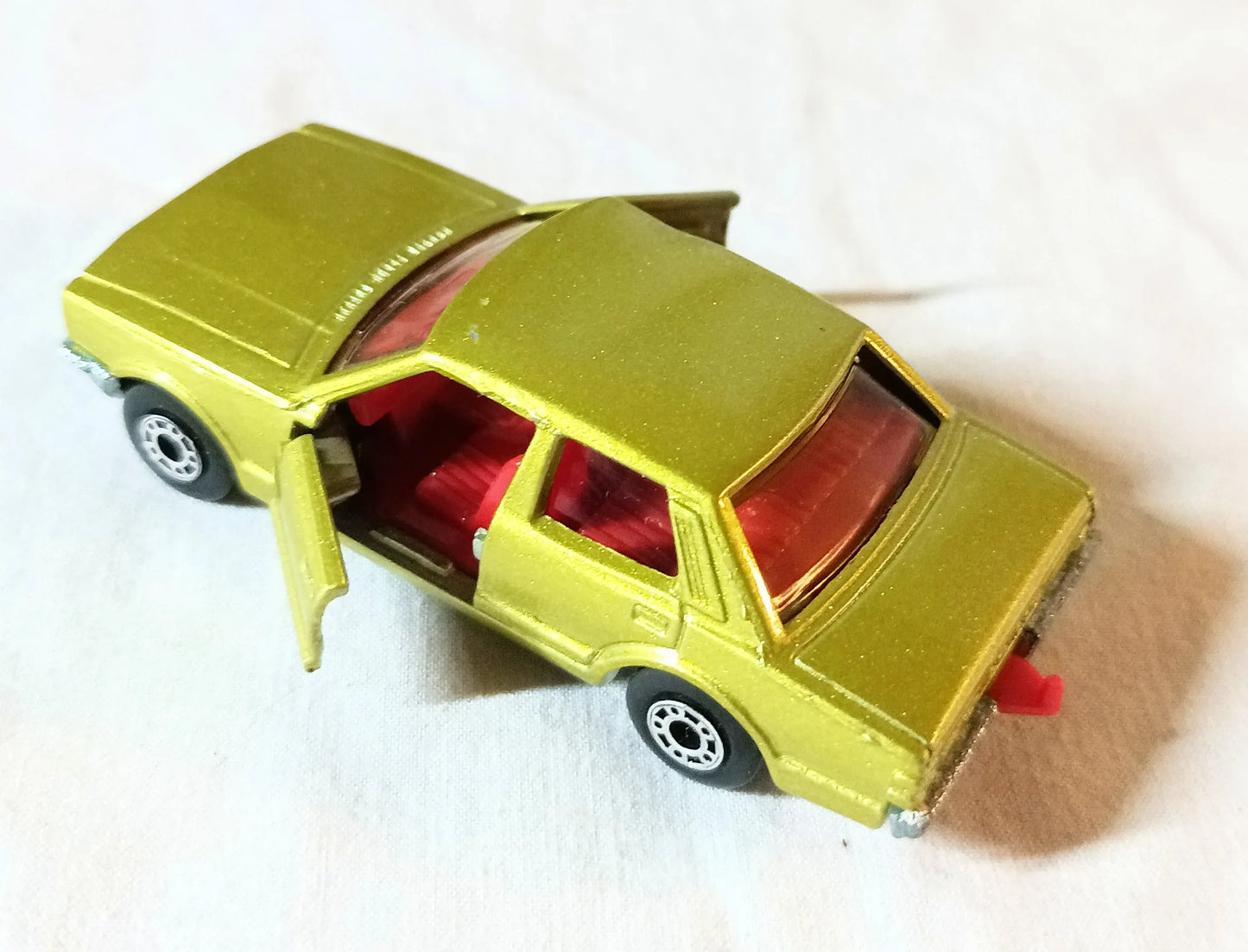 Lesney Matchbox 55 Ford Cortina Sedan Superfast England 1979 - TulipStuff