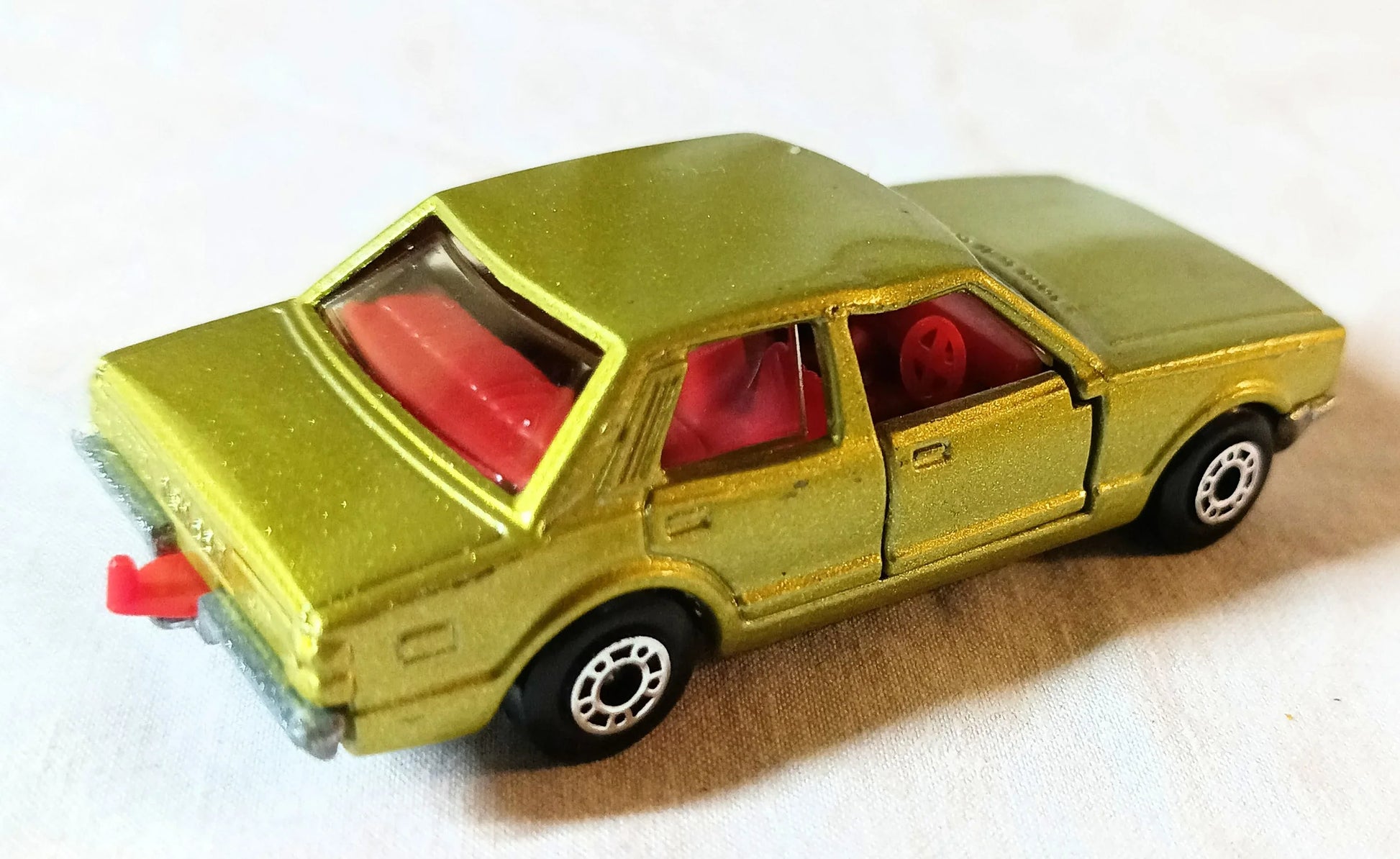 Lesney Matchbox 55 Ford Cortina Sedan Superfast England 1979 - TulipStuff