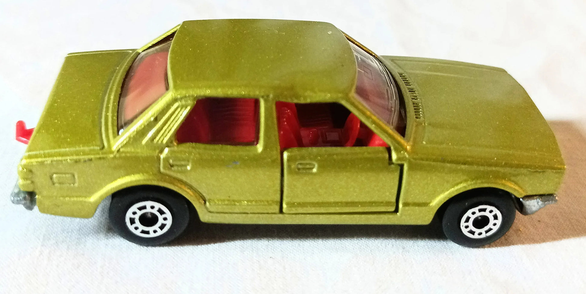 Lesney Matchbox 55 Ford Cortina Sedan Superfast England 1979 - TulipStuff