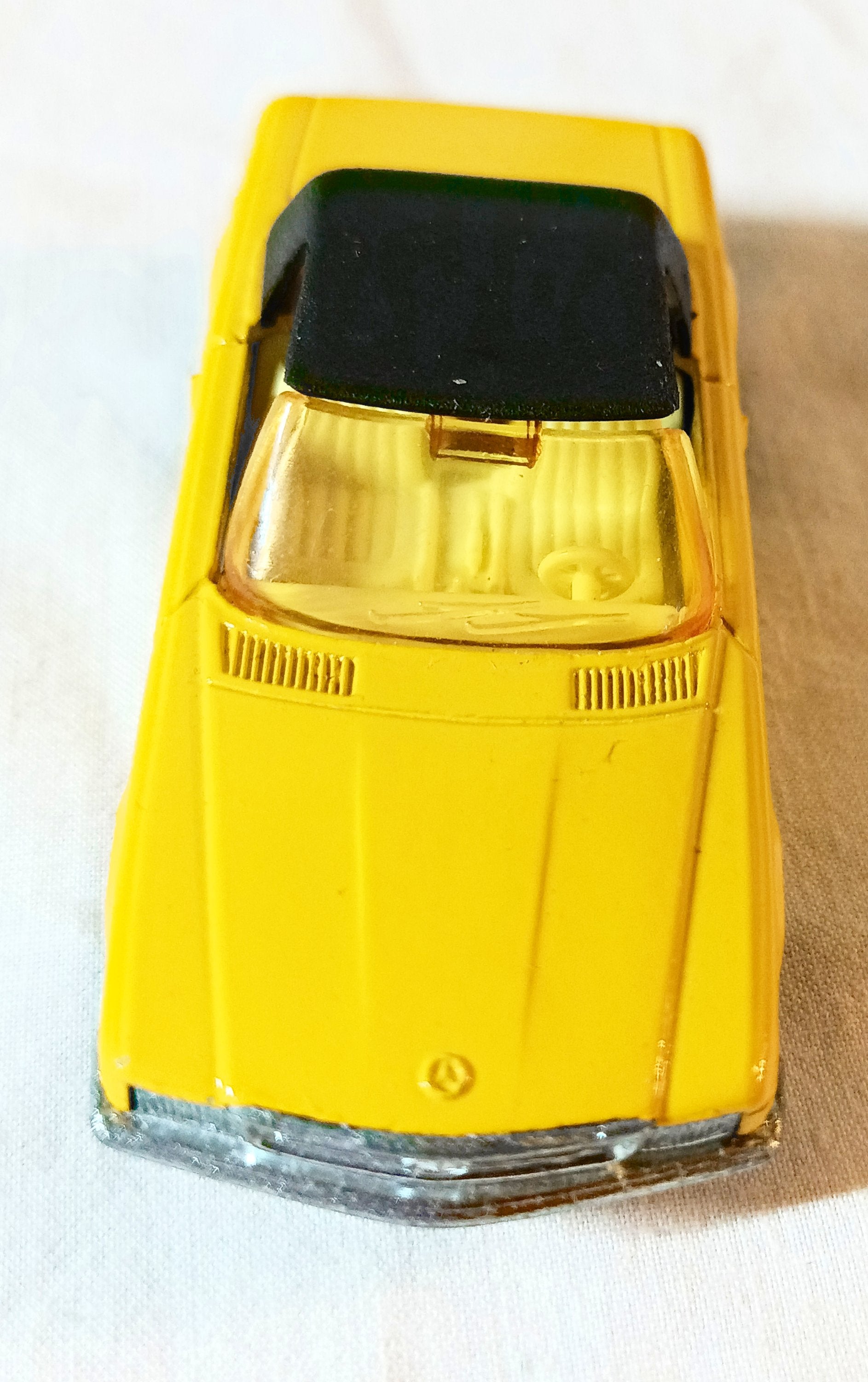 Lesney Matchbox No 6 Mercedes 350SL Superfast England 1973 Yellow - TulipStuff