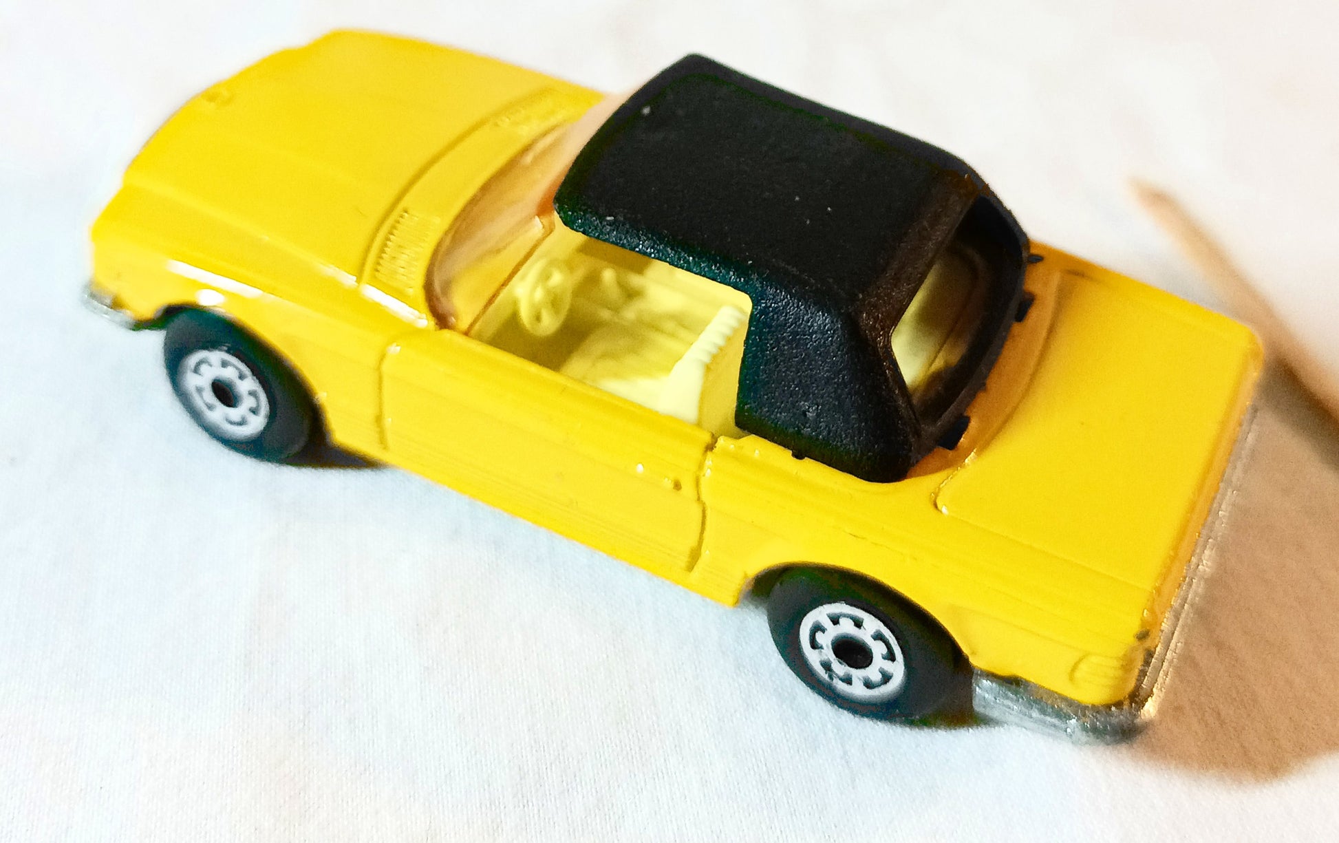 Lesney Matchbox No 6 Mercedes 350SL Superfast England 1973 Yellow - TulipStuff