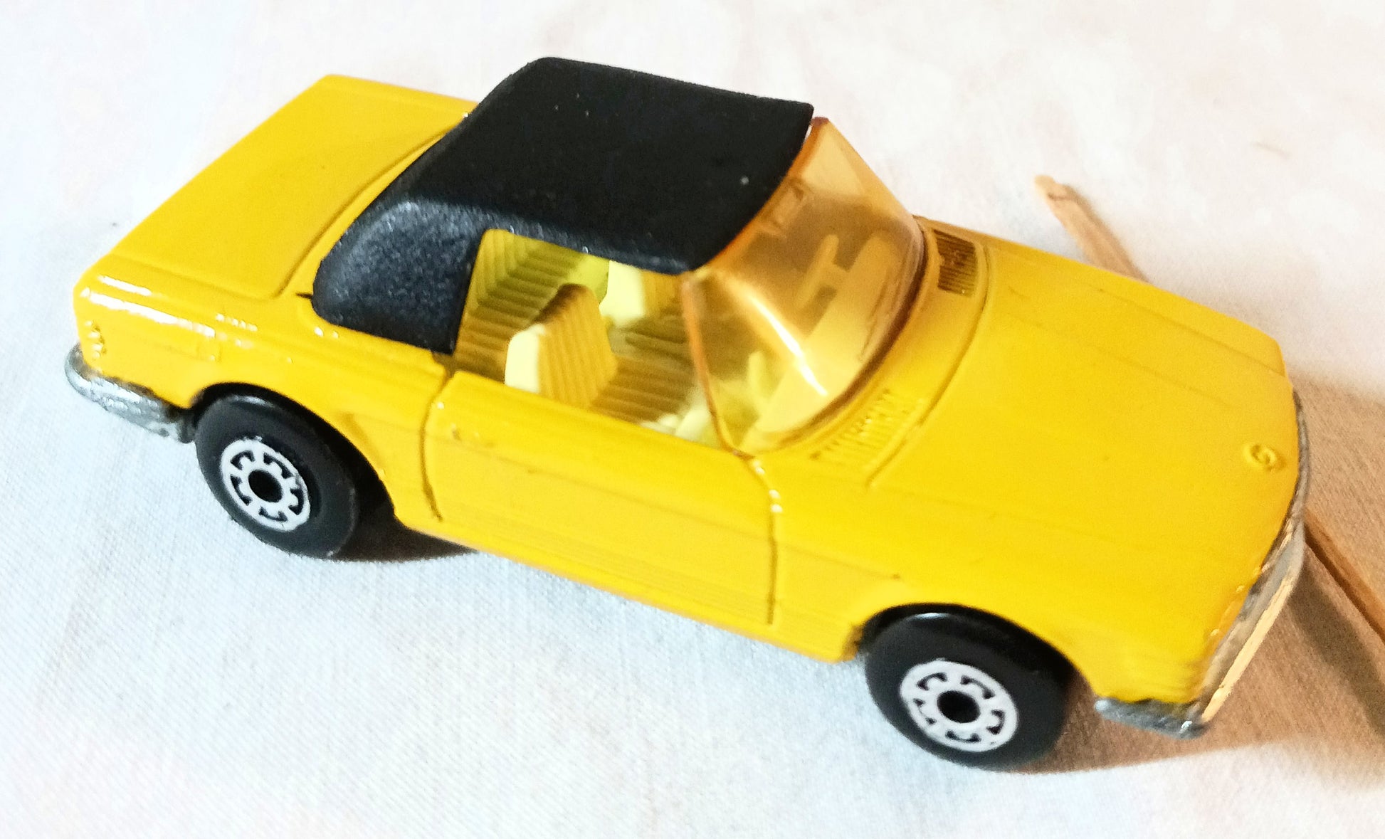 Lesney Matchbox No 6 Mercedes 350SL Superfast England 1973 Yellow - TulipStuff