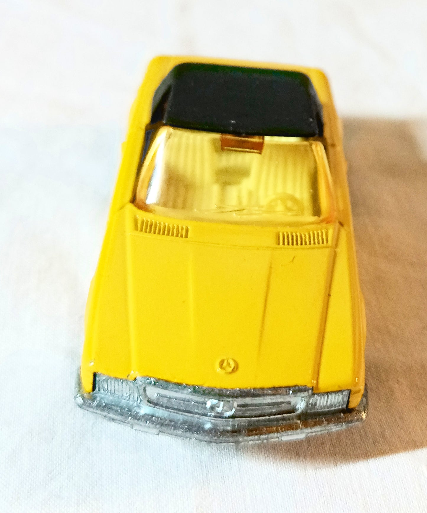 Lesney Matchbox No 6 Mercedes 350SL Superfast England 1973 Yellow - TulipStuff
