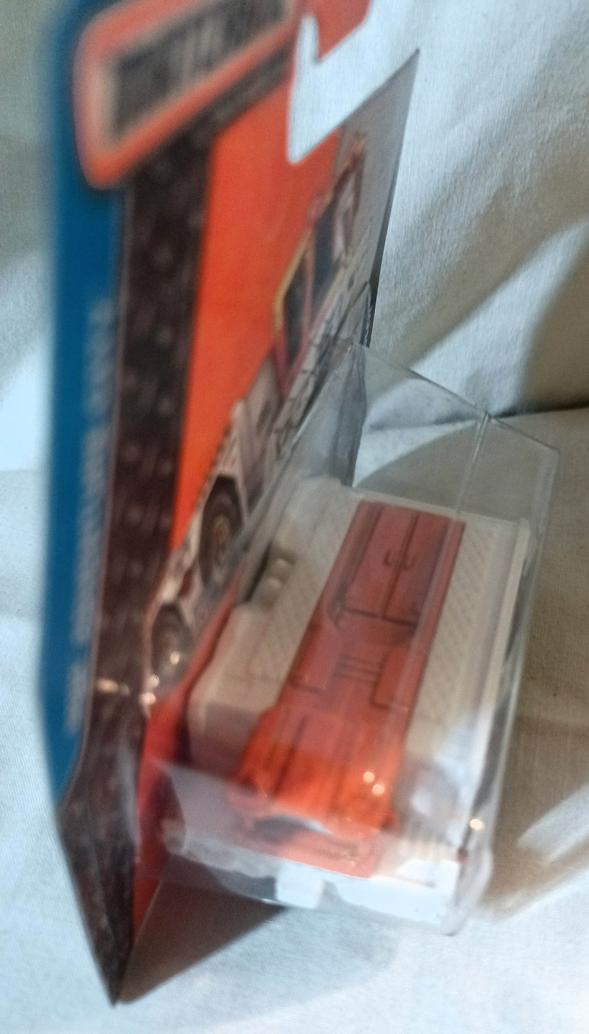 Matchbox 2015 MB6 Runway Wrangler Airport Truck Intl Short Card DFK05 - TulipStuff