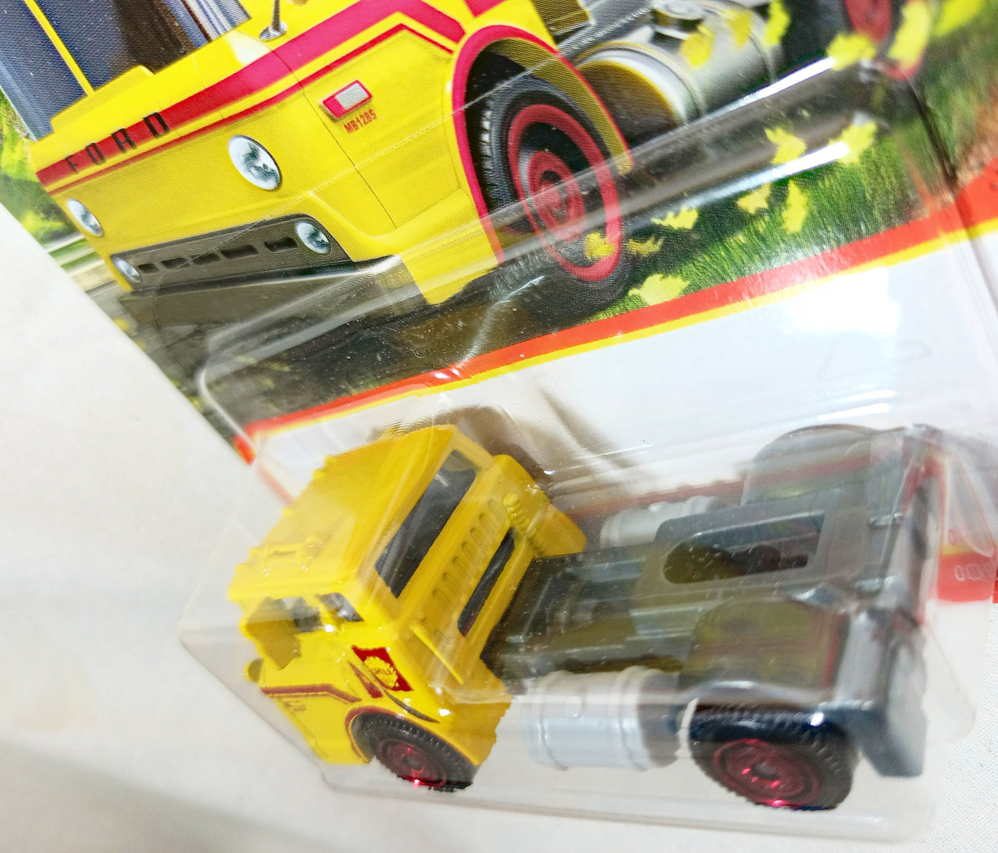 Matchbox #63 1965 Ford C900 Truck Cab Shell Oil MBX Highway - TulipStuff