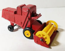 Load image into Gallery viewer, Lesney Matchbox 65 Claas Combine Harvester Farm Toy England 1967 - TulipStuff
