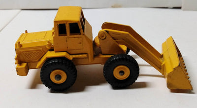 Lesney Matchbox 69 Hatra Tractor Shovel Construction Toy England 1965 - TulipStuff