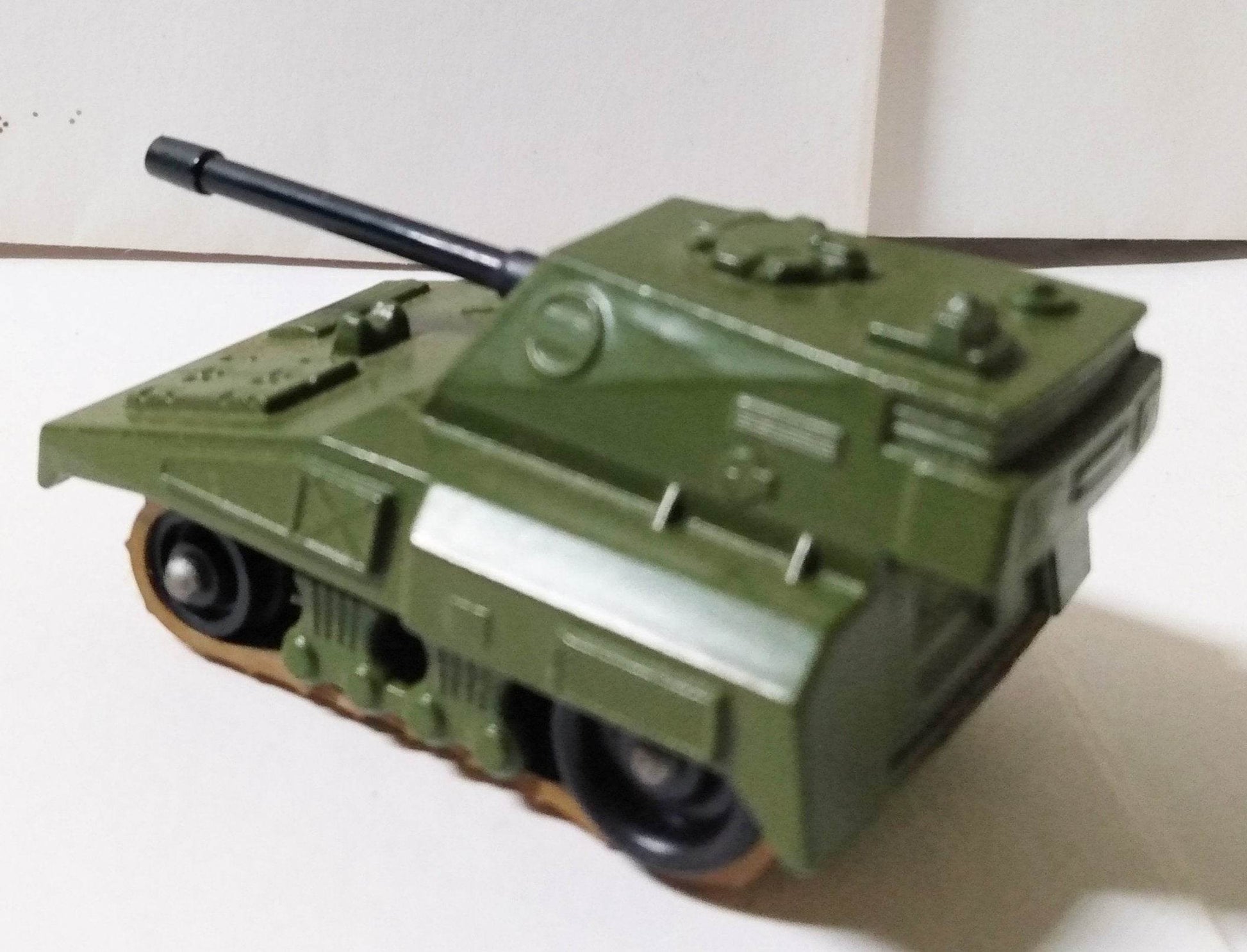 Lesney Matchbox 70 Self Propelled Gun Army Tank England 1976 - TulipStuff