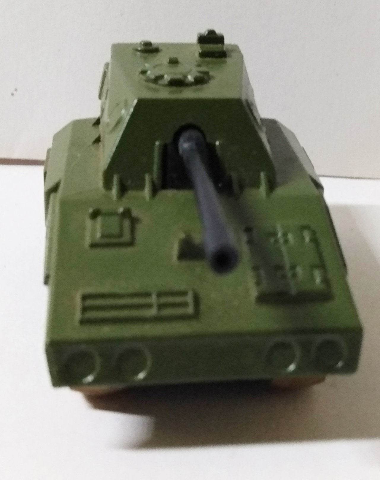 Lesney Matchbox 70 Self Propelled Gun Army Tank England 1976 - TulipStuff
